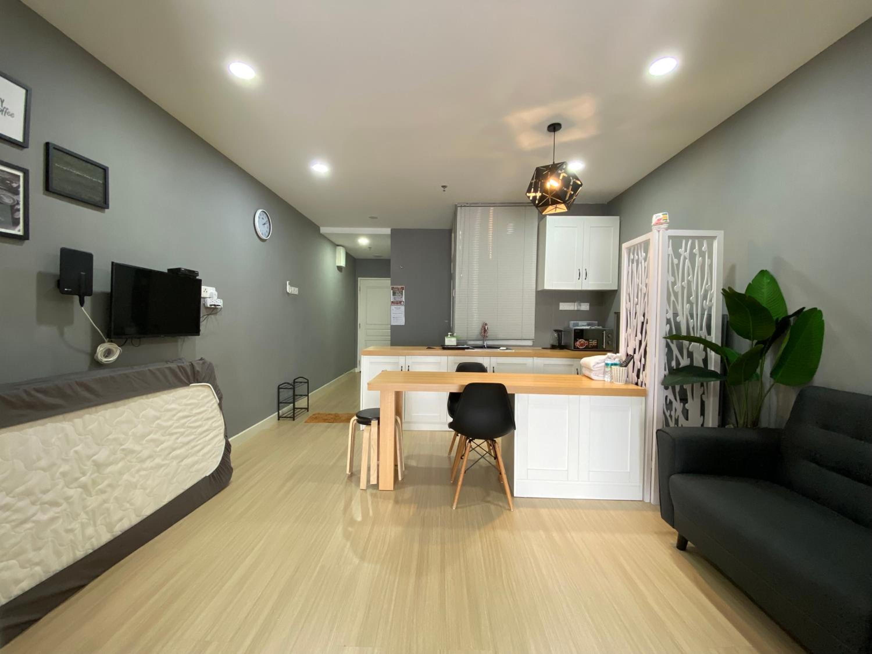 A Modern & Homely Studio with Pool and Gym photo 8