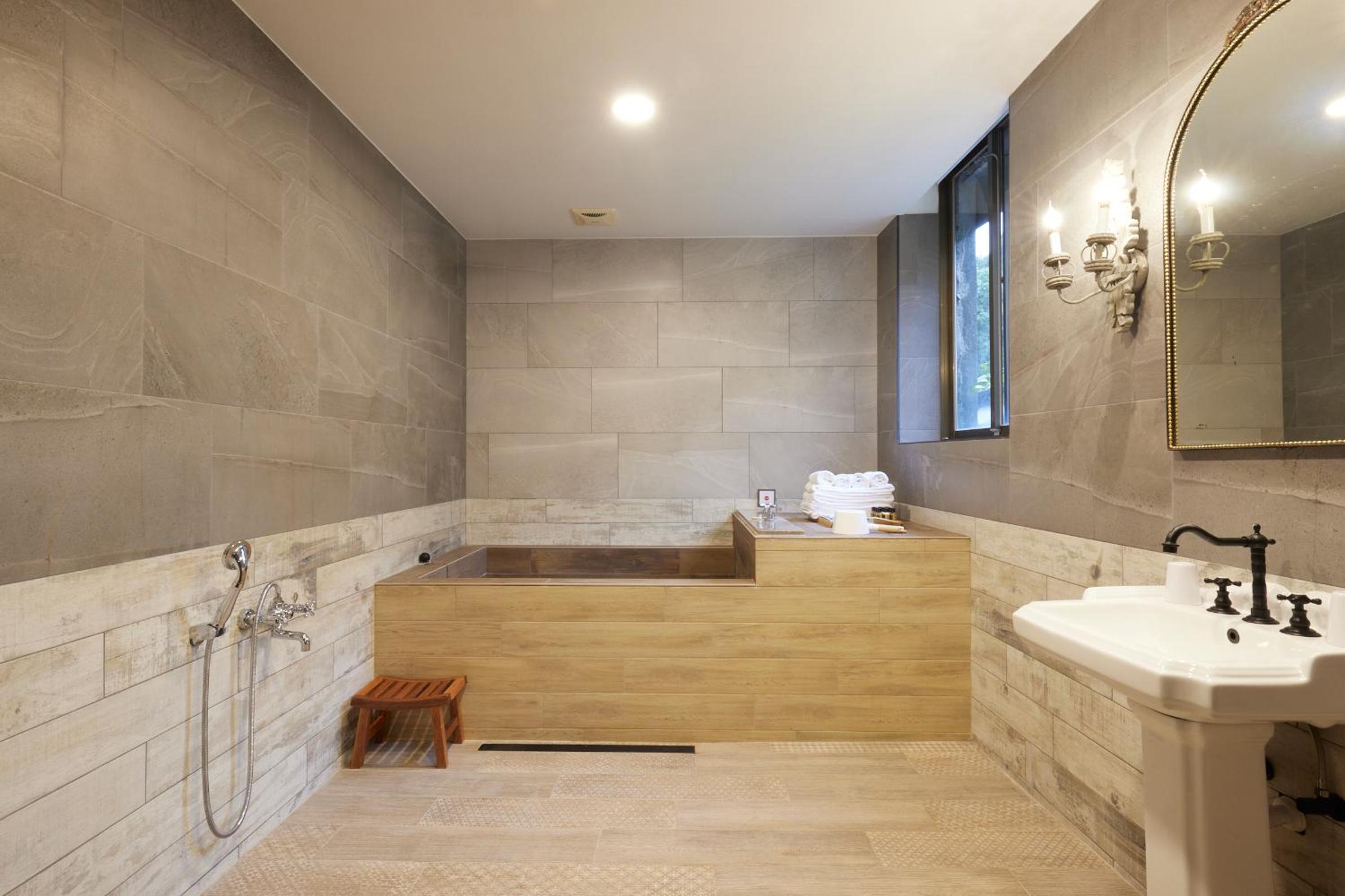 Kyokusui Hotspring Hotel