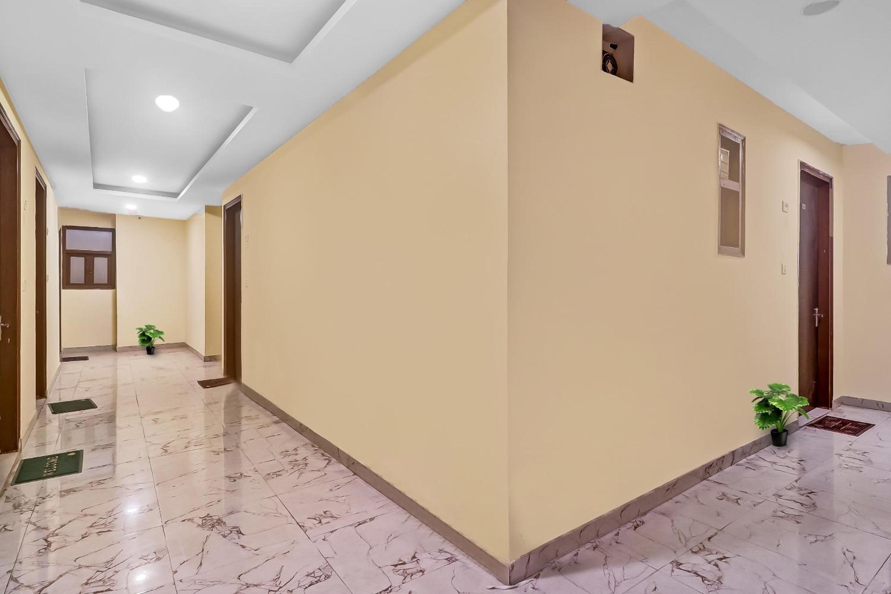 Hotel O Prince Home Stay Near Ambience Mall view 4