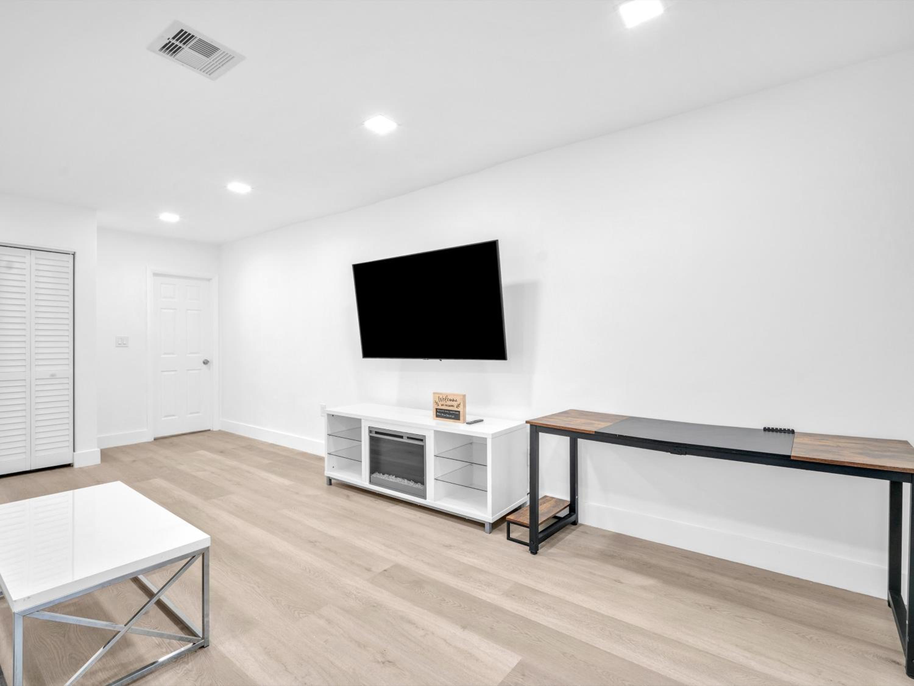 Upscale 3 Bedroom House in Centric Location - in Miami Shores