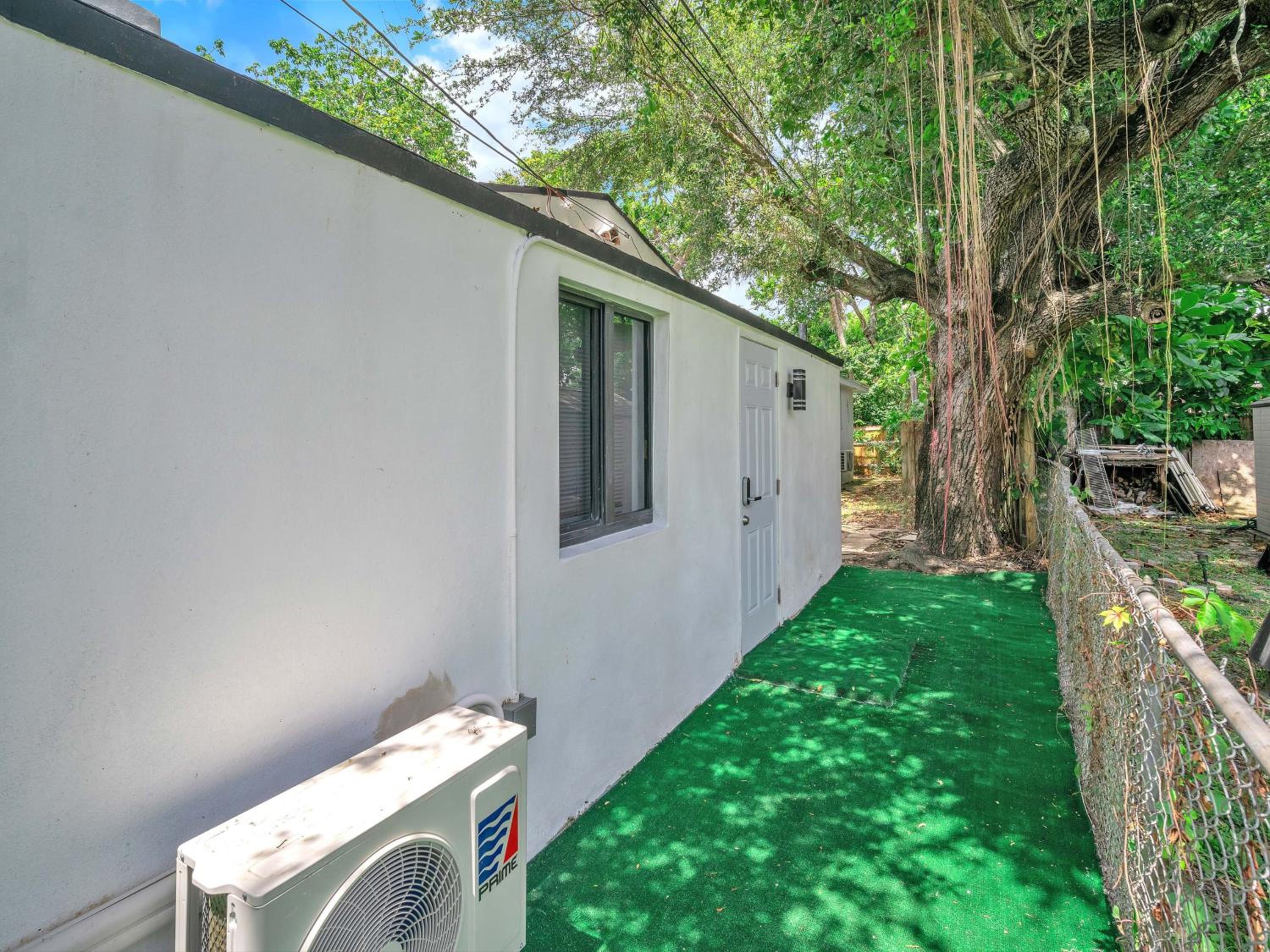 Elegant & Brand New Studio in Prime Location