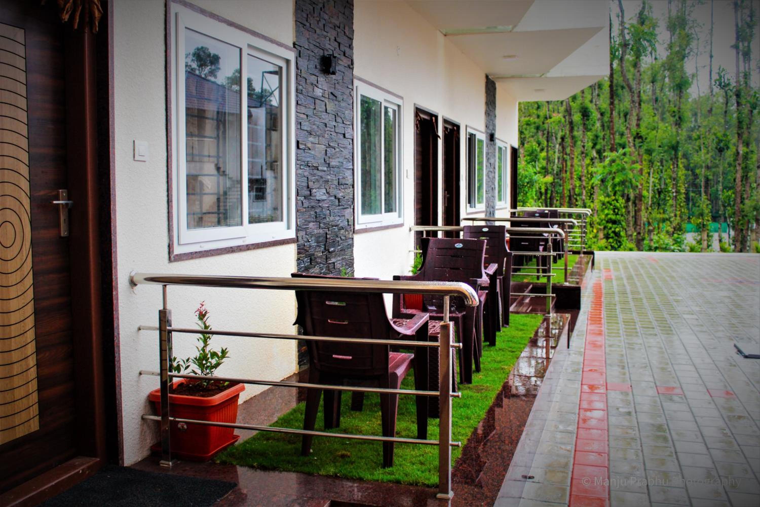 balcony