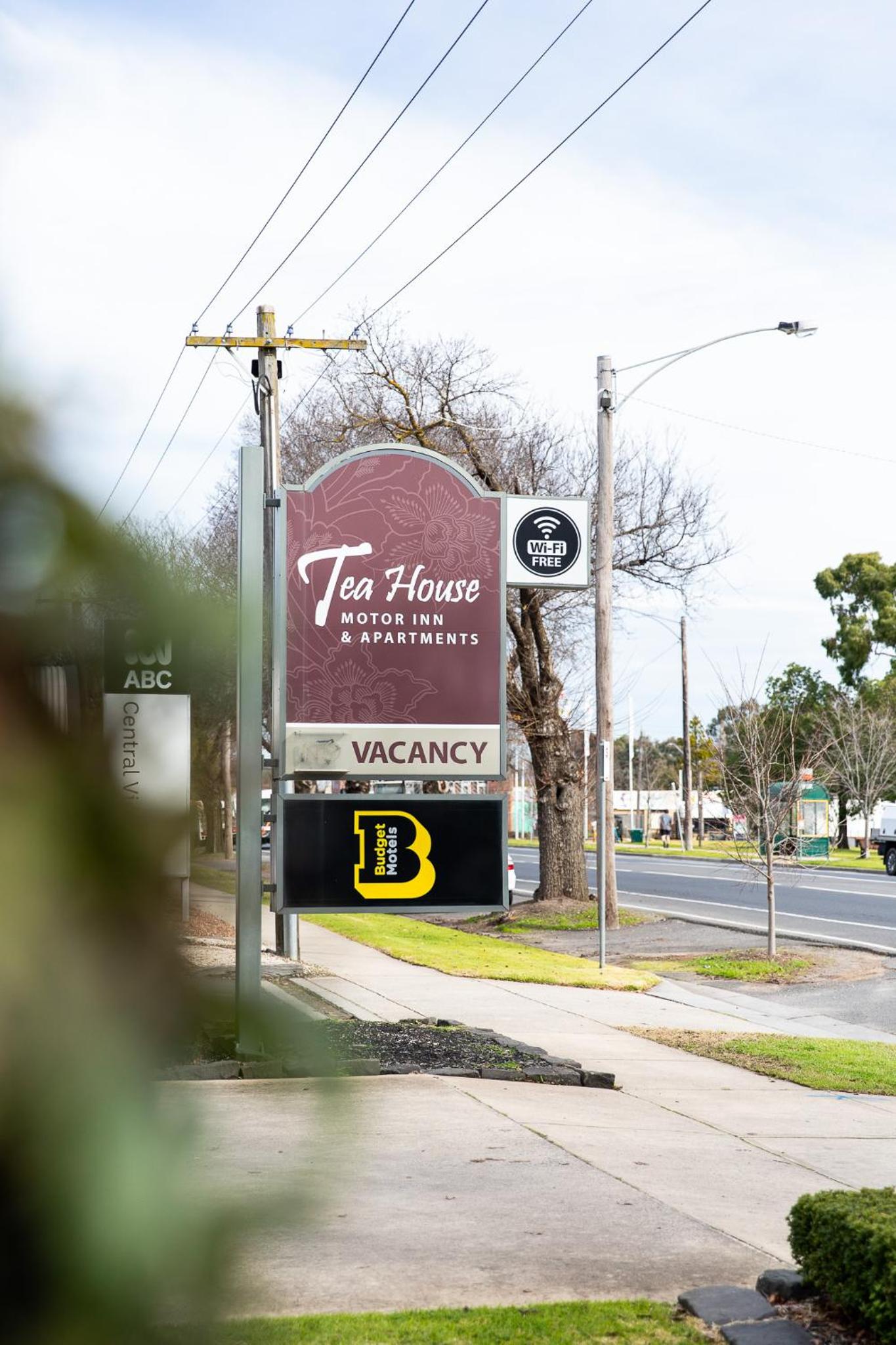 Tea House Motor Inn