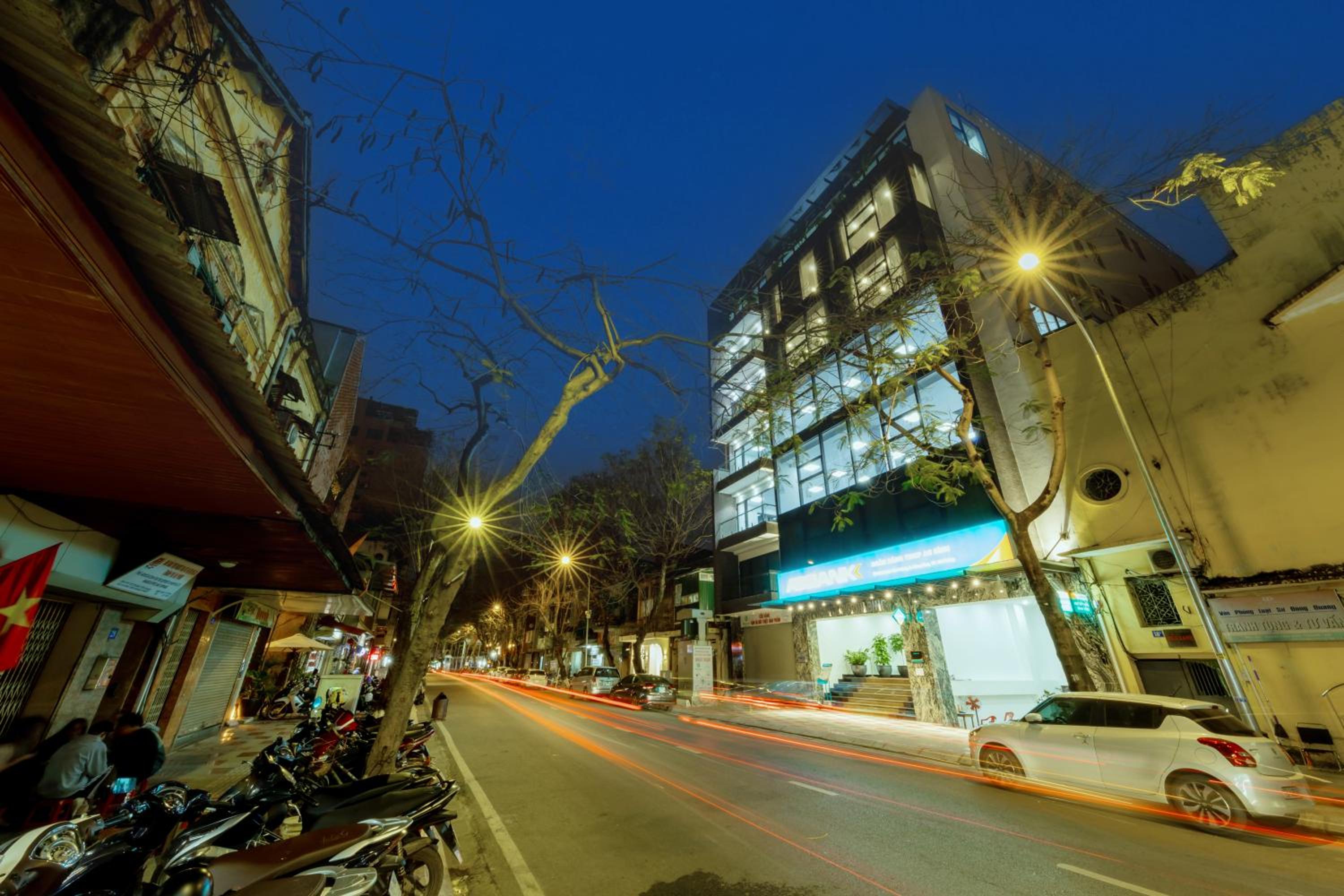 Phong Lan Apartments
