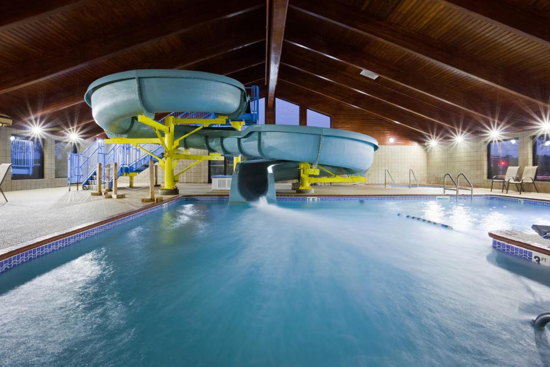AmericInn by Wyndham Shakopee Near Canterbury Park - Property Image 10