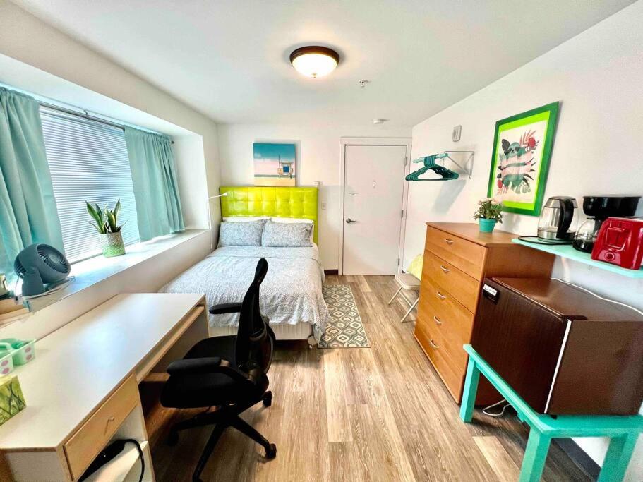 Seattle Vacations - Micro Studio Apartment in University District- 10 Minutes walk to UW - Property Image 1