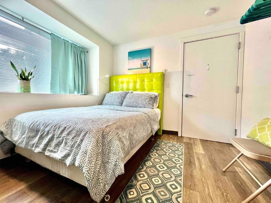 Seattle Vacations - Micro Studio Apartment in University District- 10 Minutes walk to UW - Property Image 2