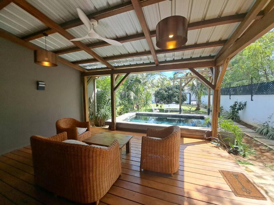 Tropical 3-bedrooms Coastal Residence Creolia view 2