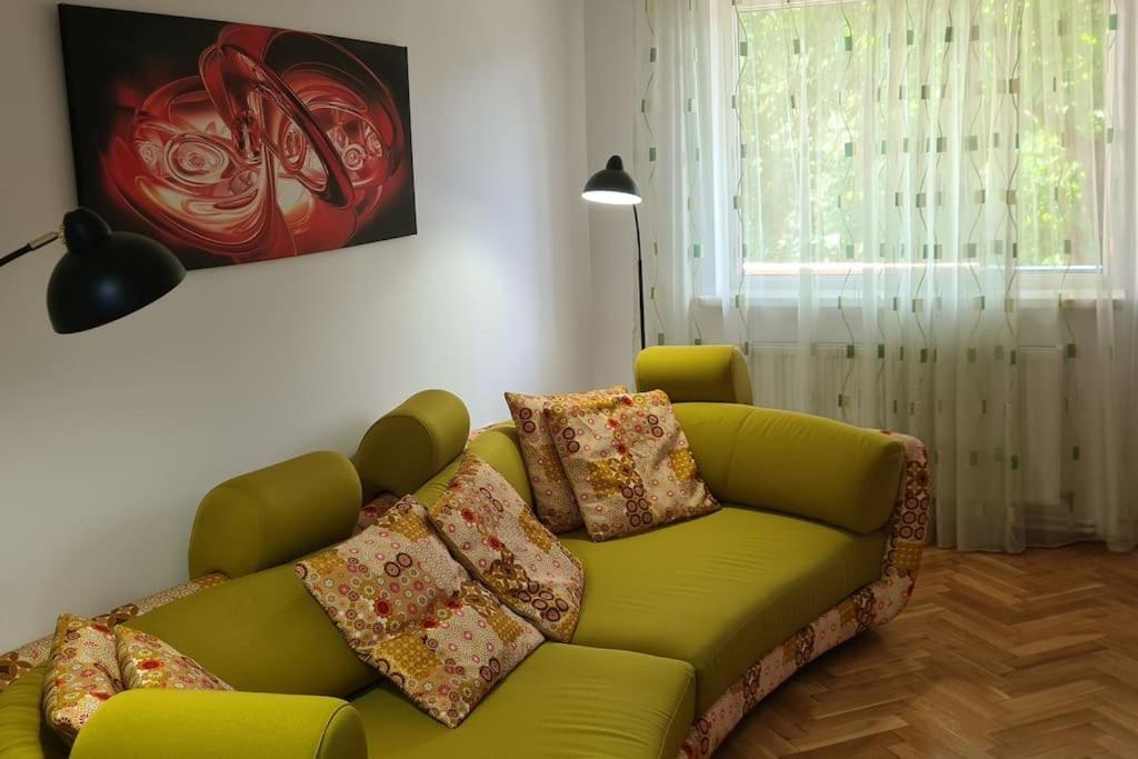 Apartament 3 camere, doua bai integral pentru familie sau grup view 5