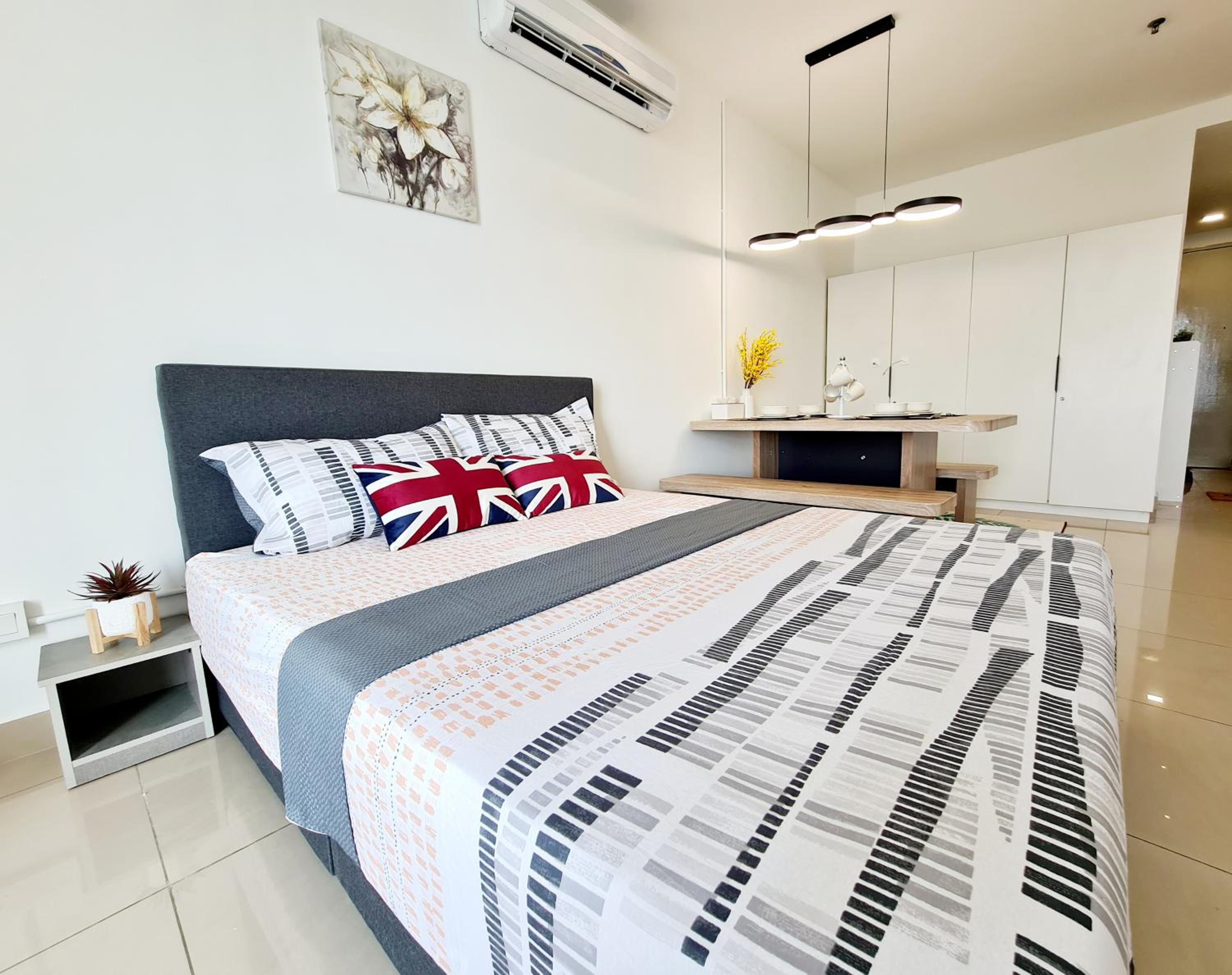 4 Guest Studio Subang Jaya SS15 Courtyard First Subang LRT SS15 Subang Jaya Medical Center Subang Parade Nu Empire Subang Inti College Taylors College photo 1
