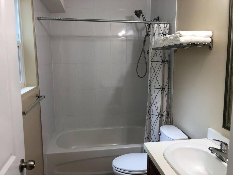 Modern Private Suite Close to Everything