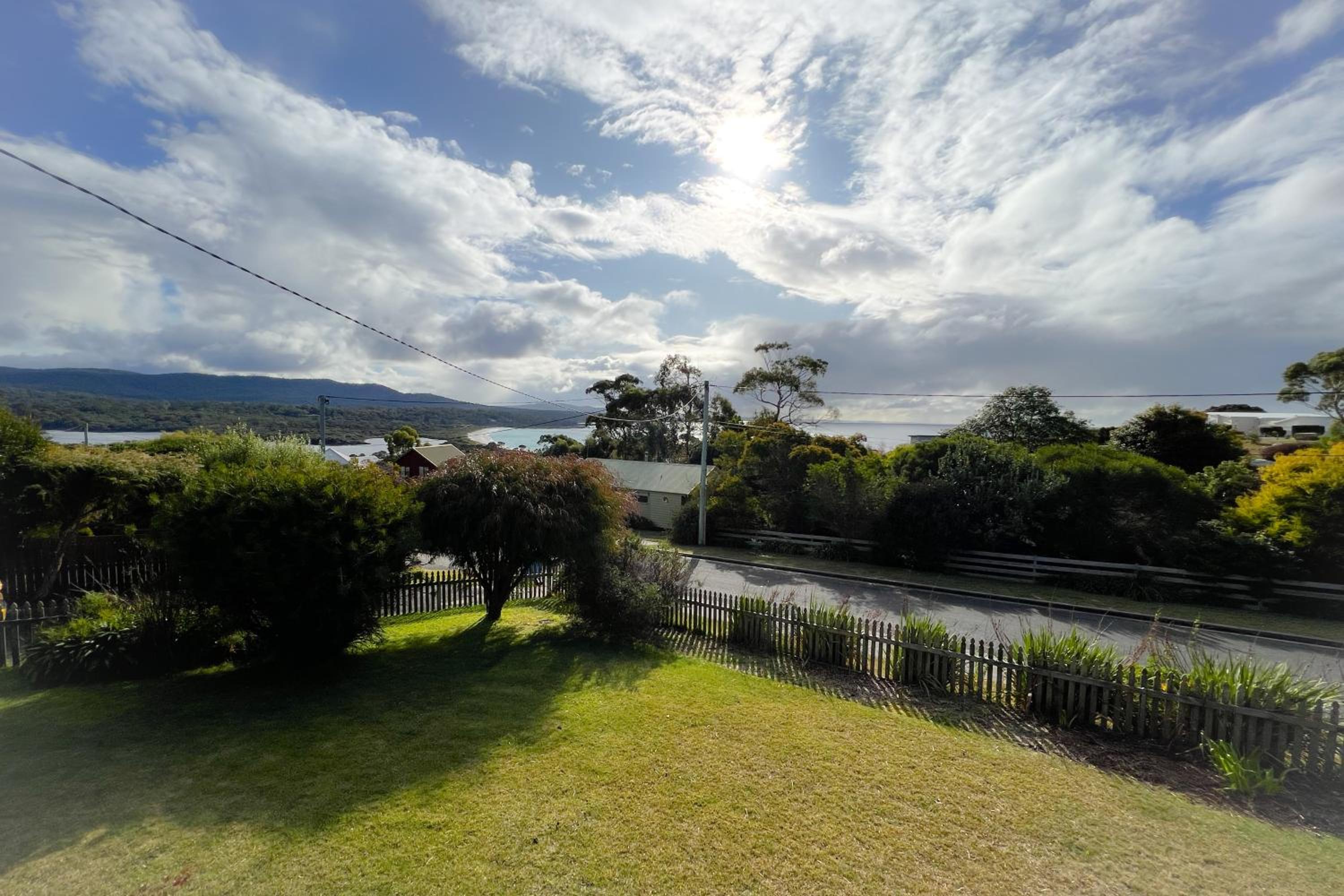 HEXAGON BEACH HOUSE Binalong Bay of Fires Views
