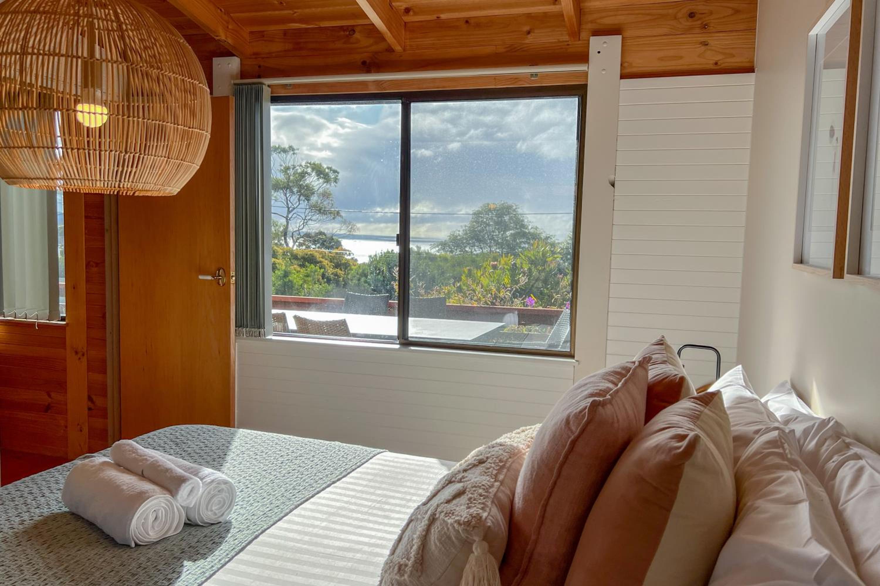 HEXAGON BEACH HOUSE Binalong Bay of Fires Views