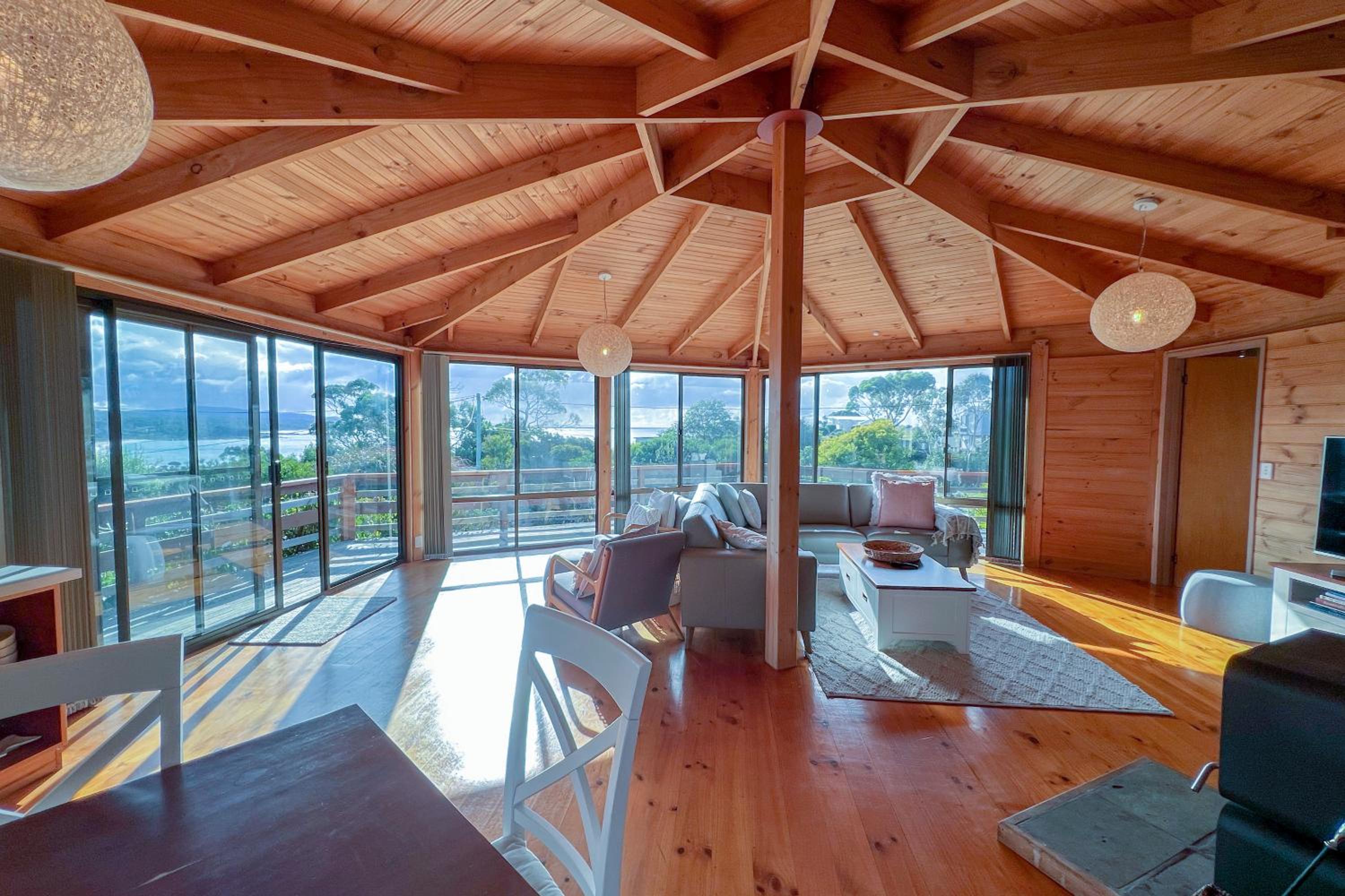 HEXAGON BEACH HOUSE Binalong Bay of Fires Views