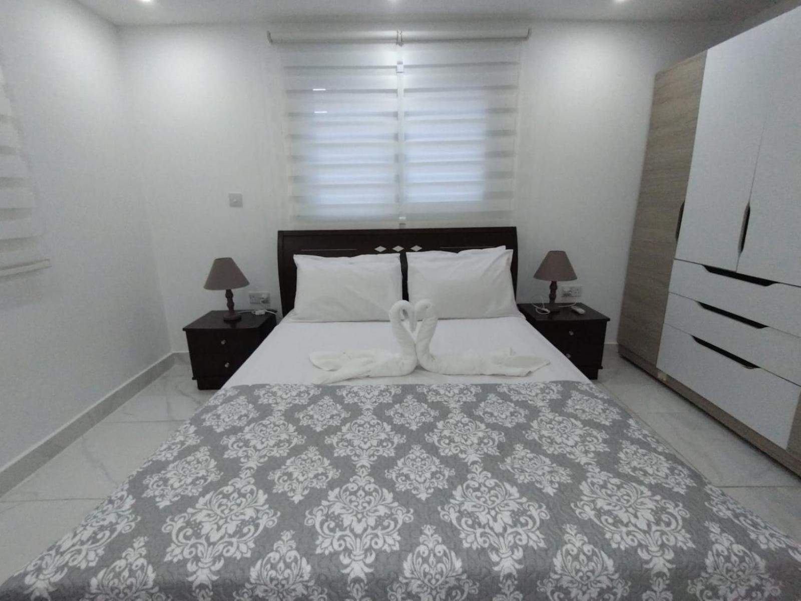 Seafront - 2 bedroom Modern