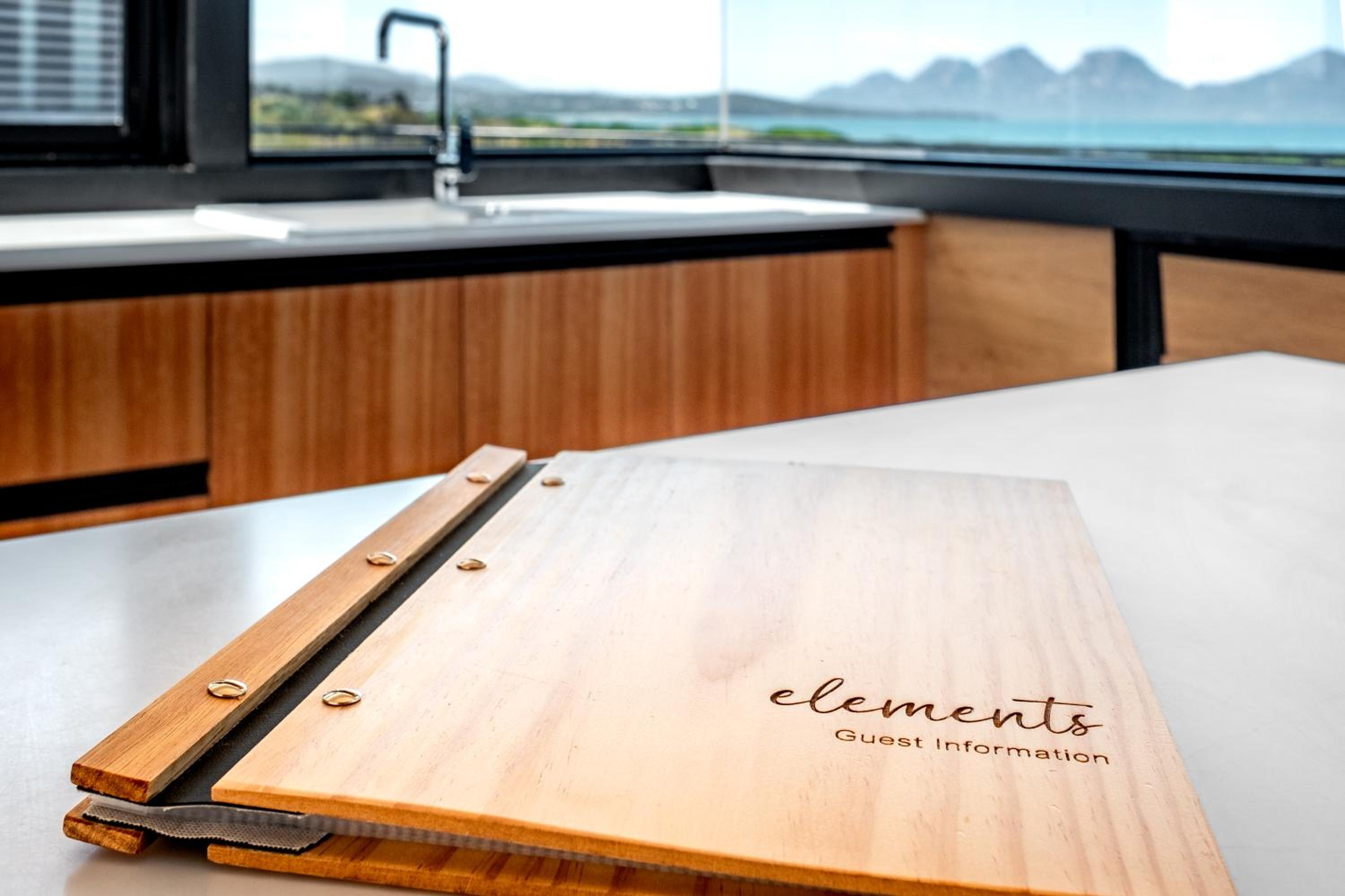 Elements - Freycinet Holiday Houses