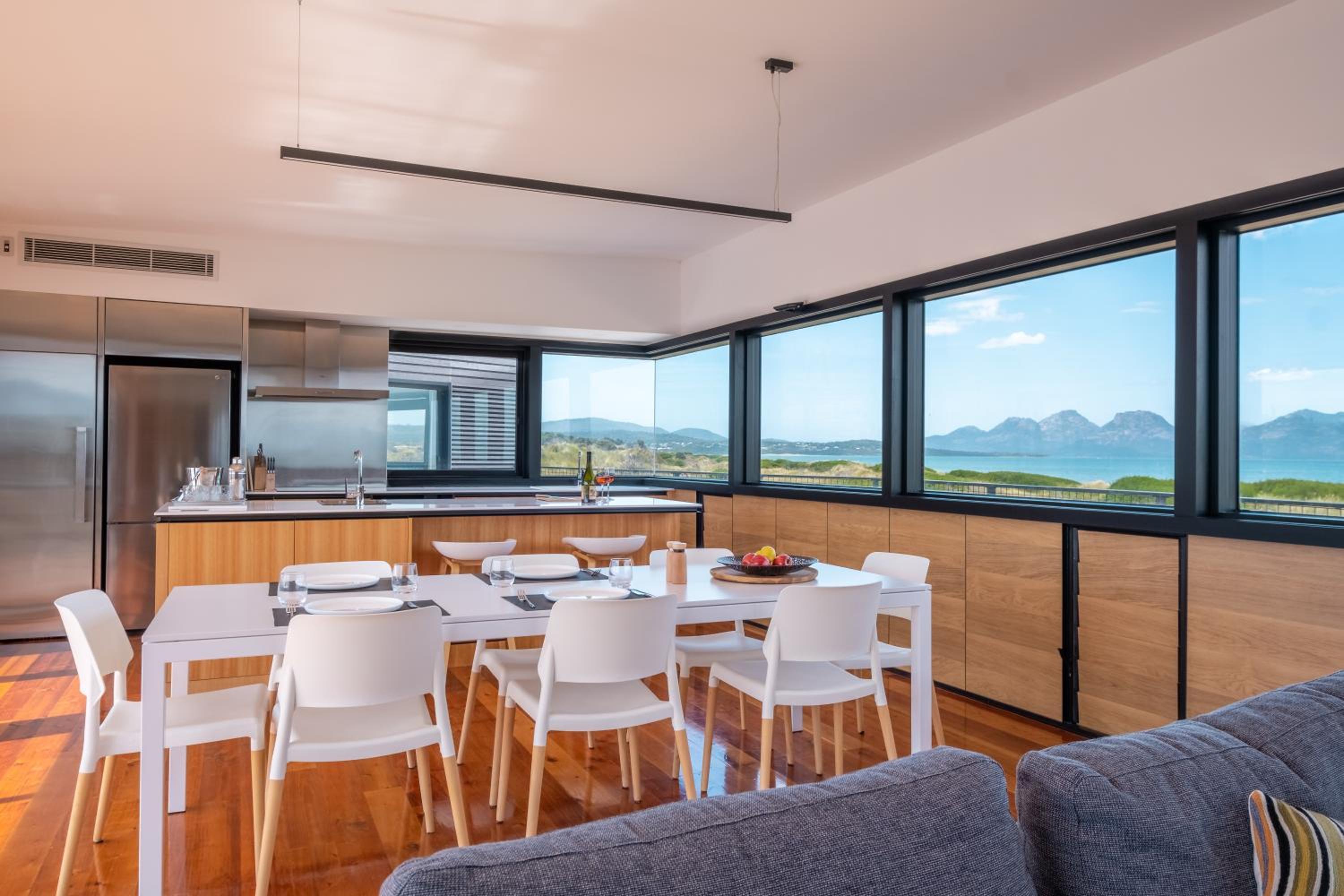 Elements - Freycinet Holiday Houses
