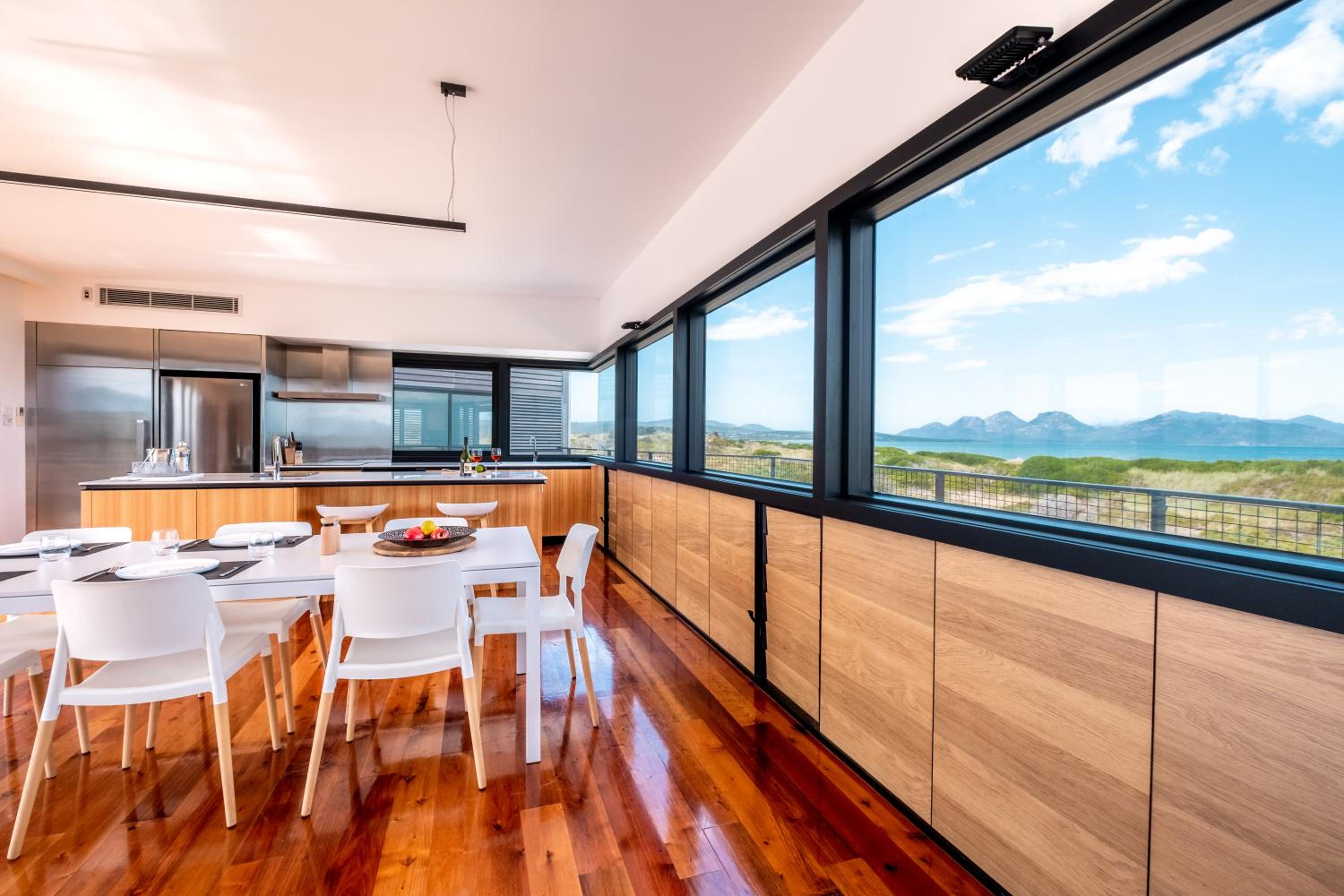 Elements - Freycinet Holiday Houses