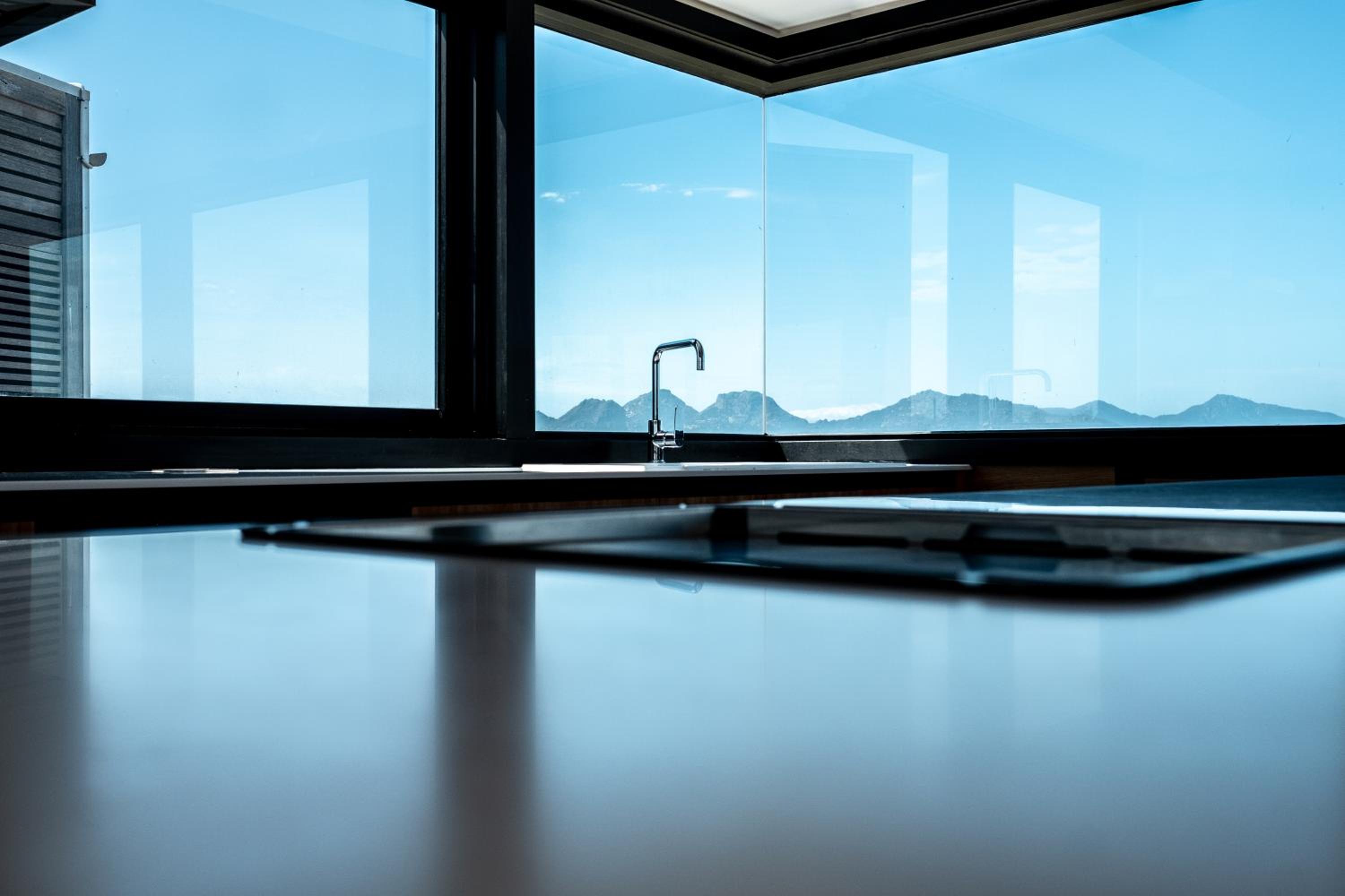 Elements - Freycinet Holiday Houses