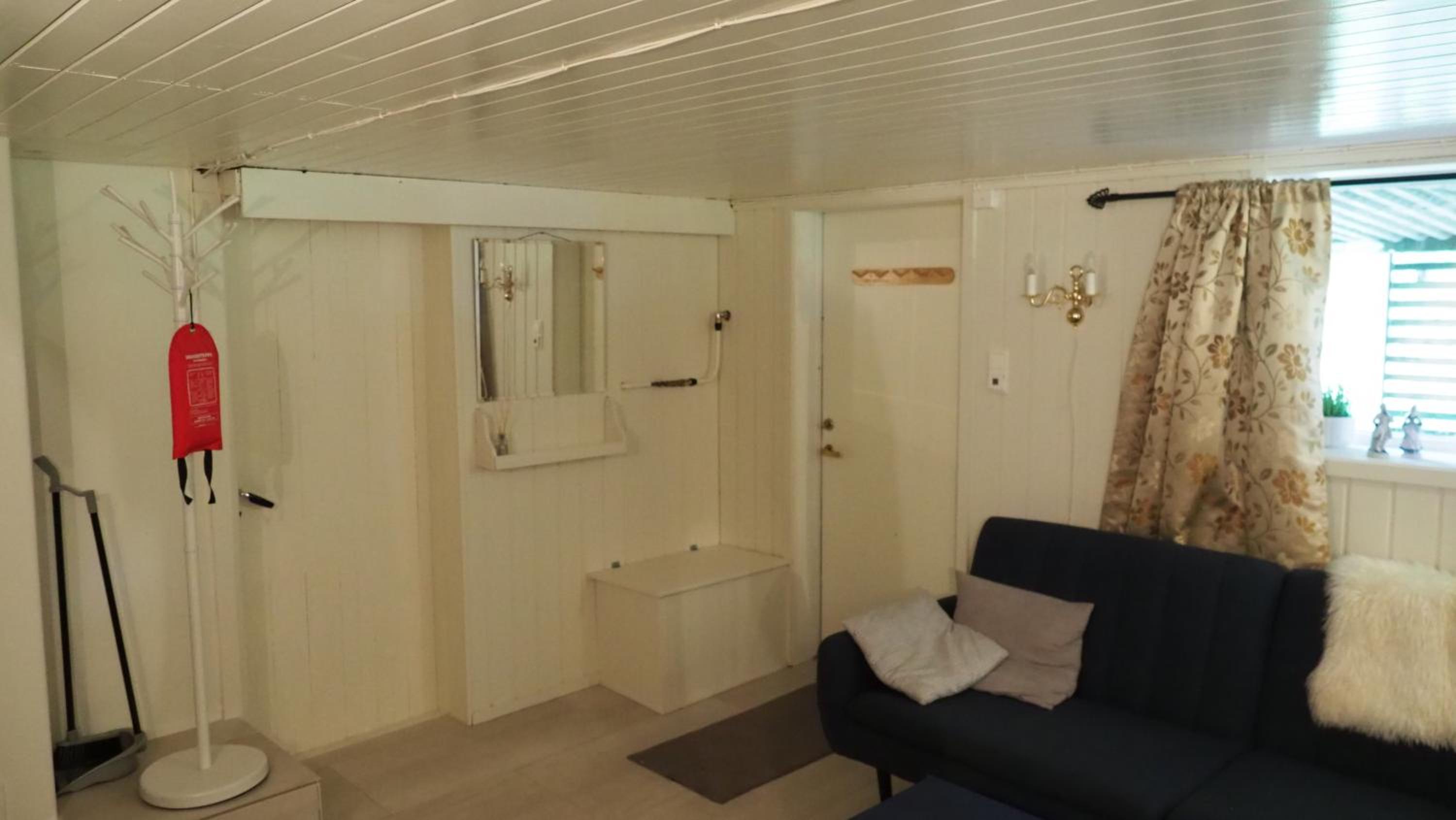 Riverside Bliss Cozy Apartment near Tvedestrand