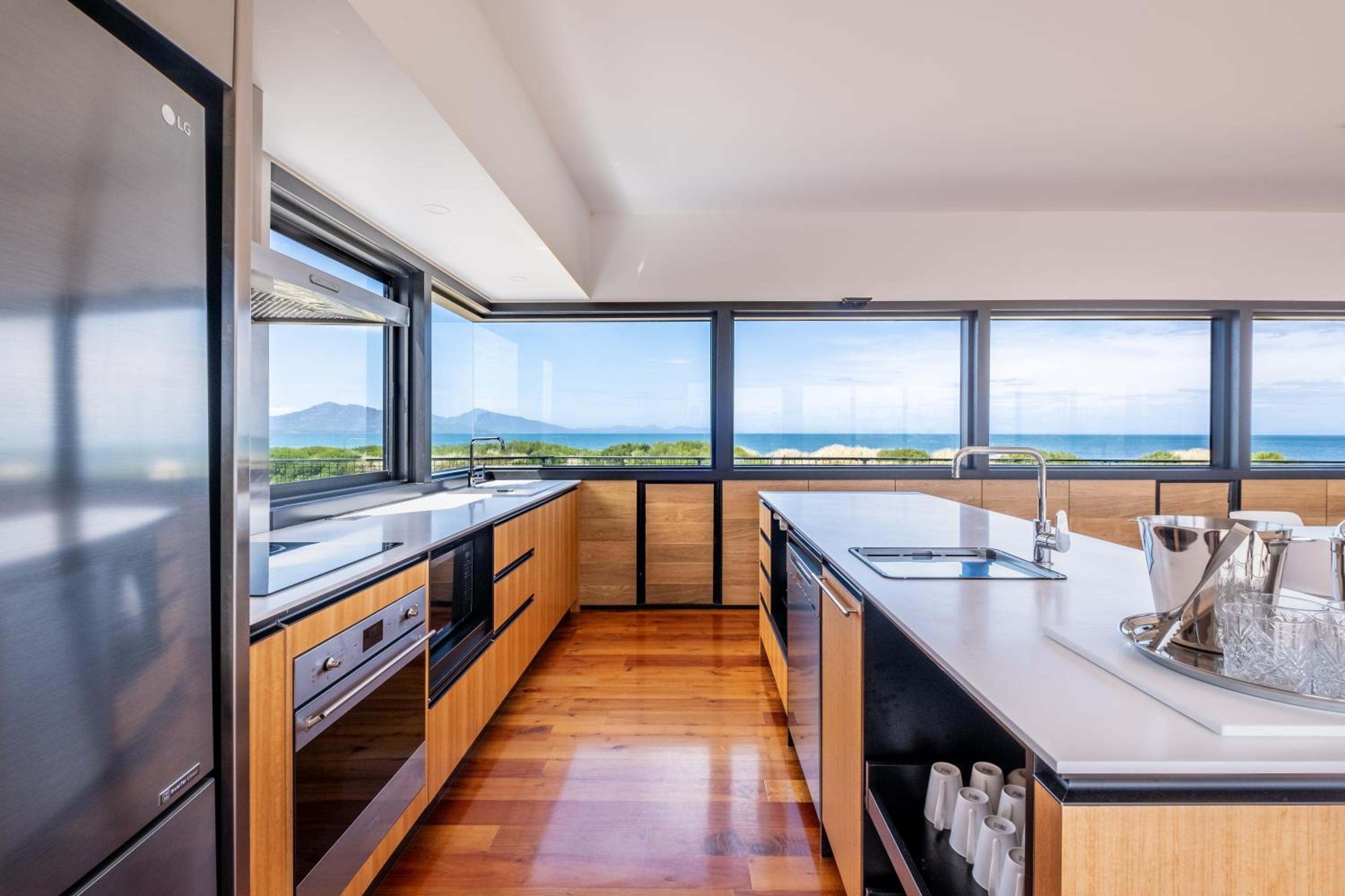 Elements - Freycinet Holiday Houses