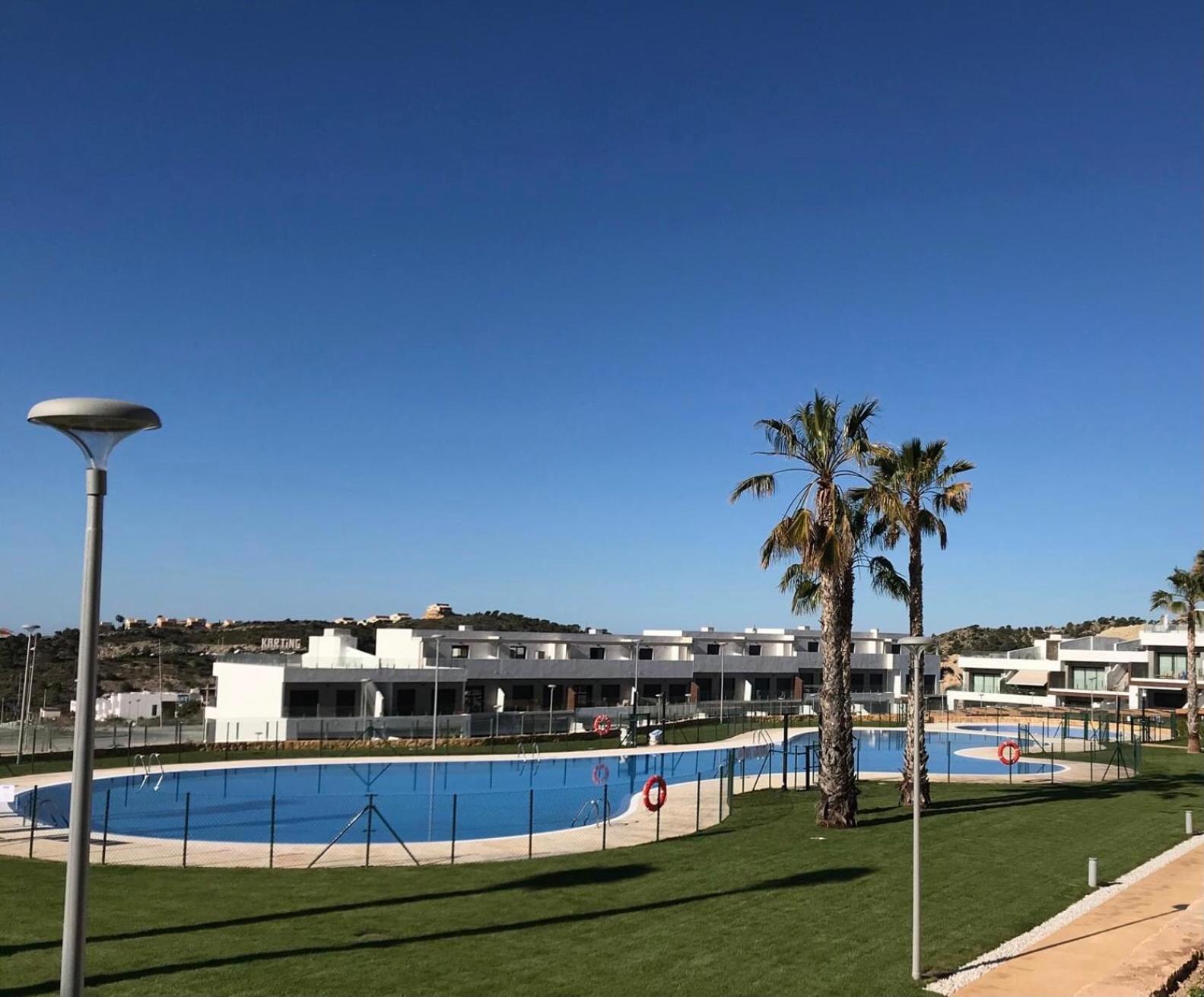 Casa Holiday Finestrat - 3 bedroom flat with common pool view 2