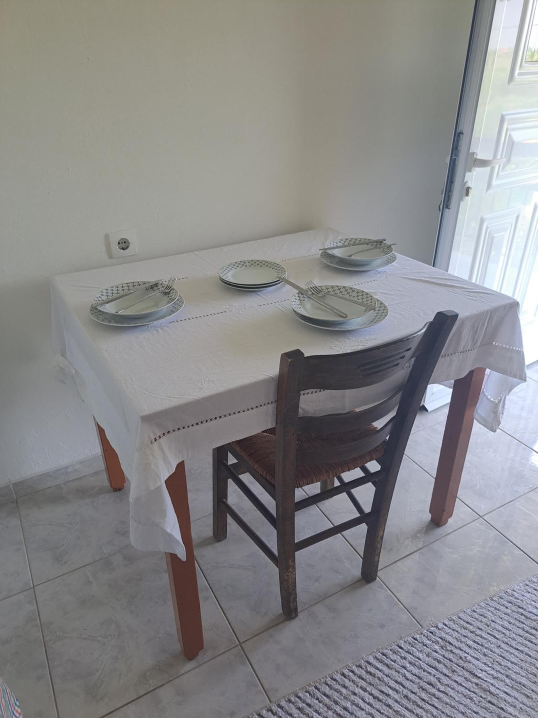 Stathis Rooms