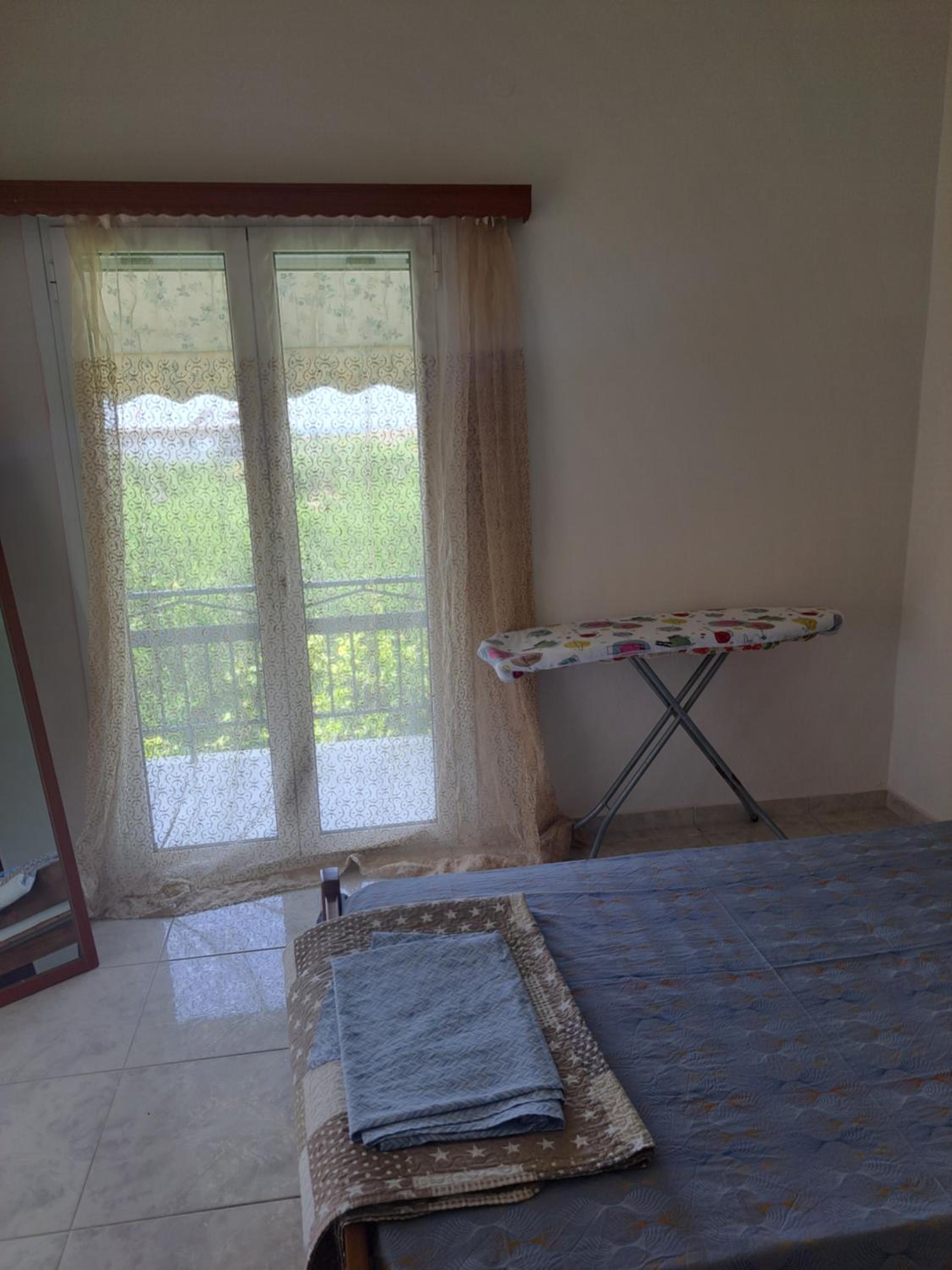 Stathis Rooms