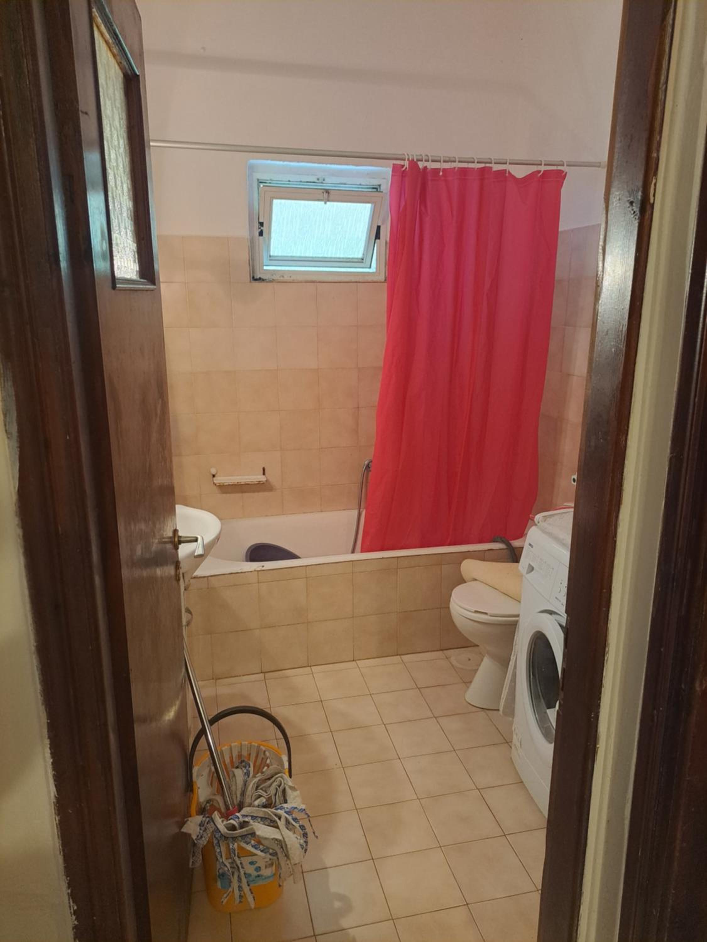 Stathis Rooms