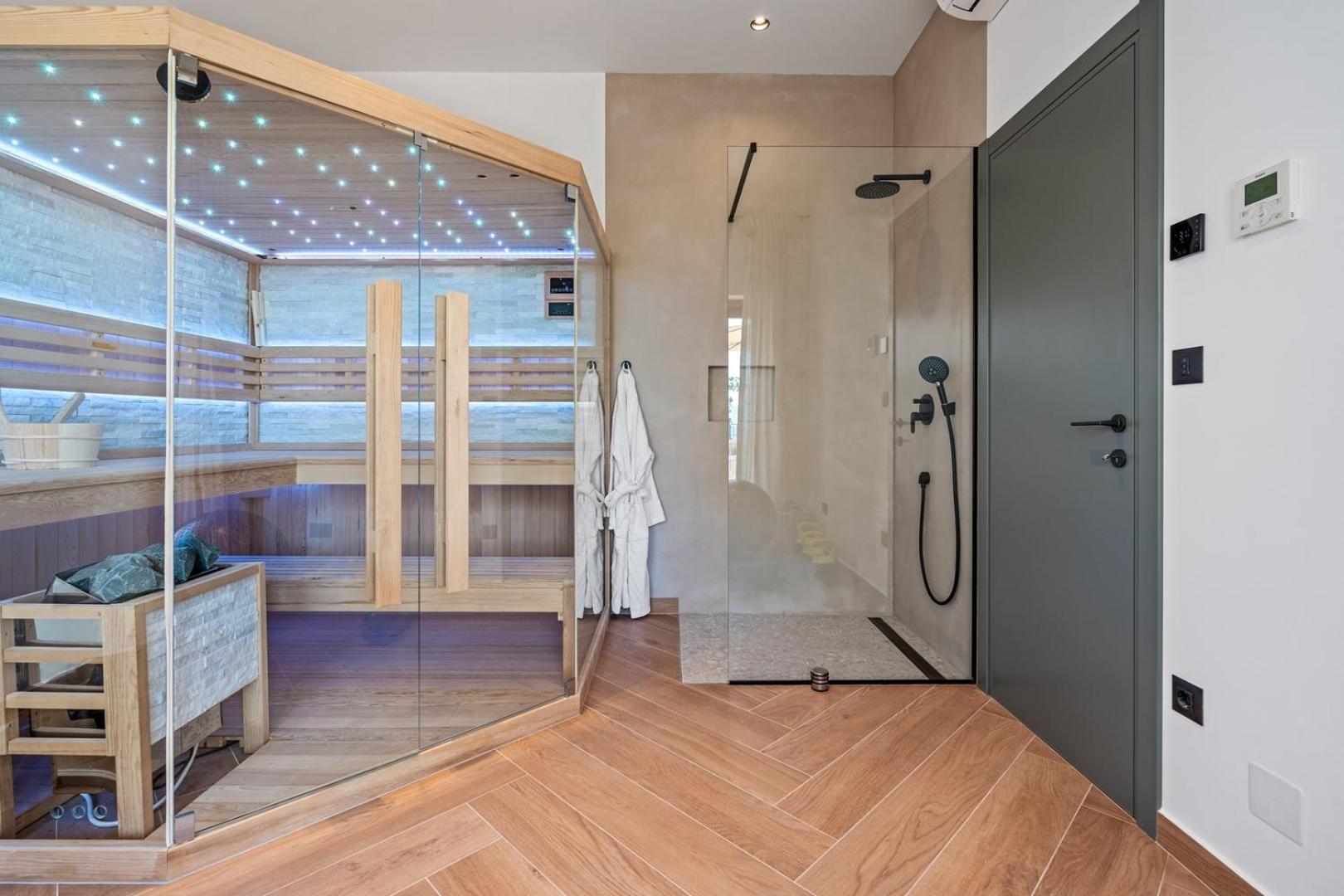 Villa Dattero -private Pool, Jacuzzi, Sauna, Media room view 3