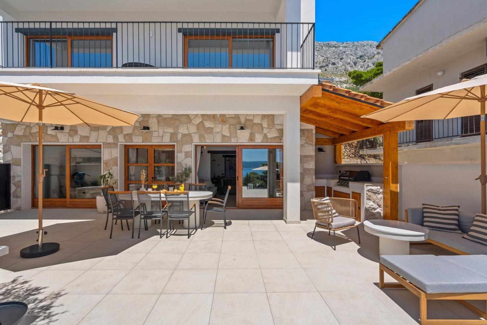 Villa Dattero -private Pool, Jacuzzi, Sauna, Media room view 4