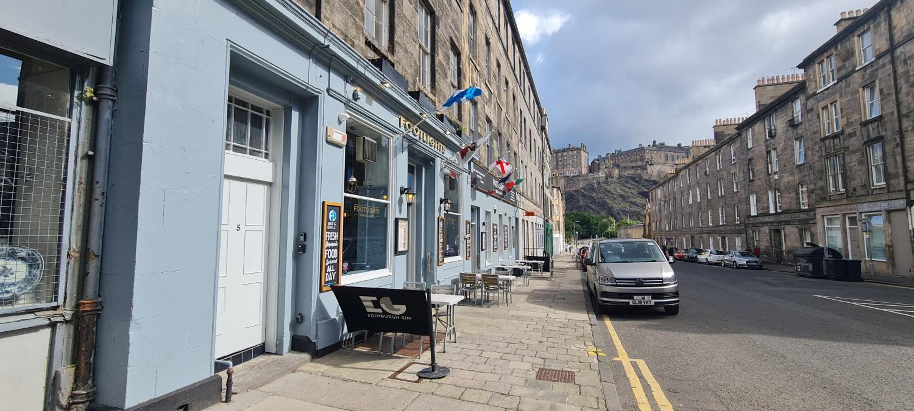 Large 4 bed (sleeps 8) Castle View view 3