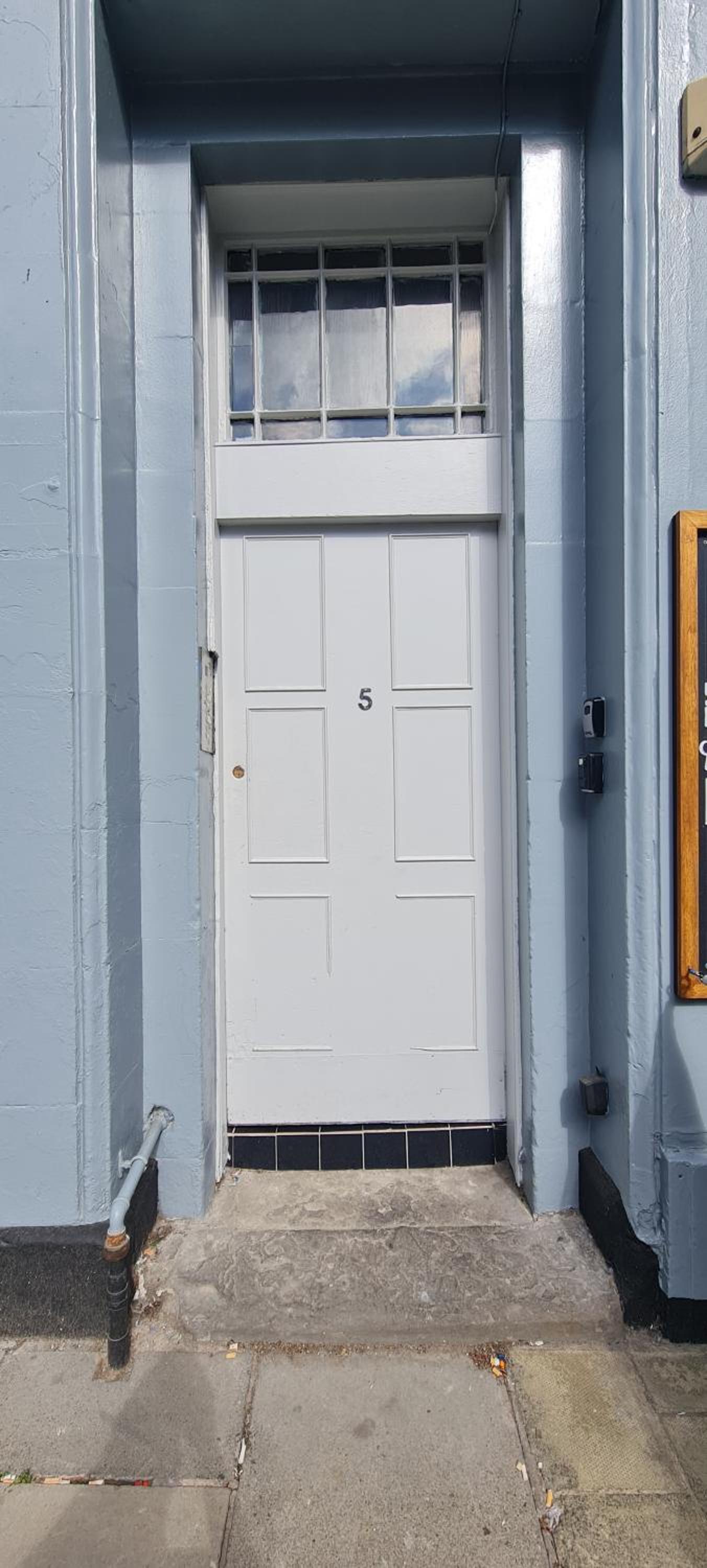 Large 4 bed (sleeps 8) Castle View view 2