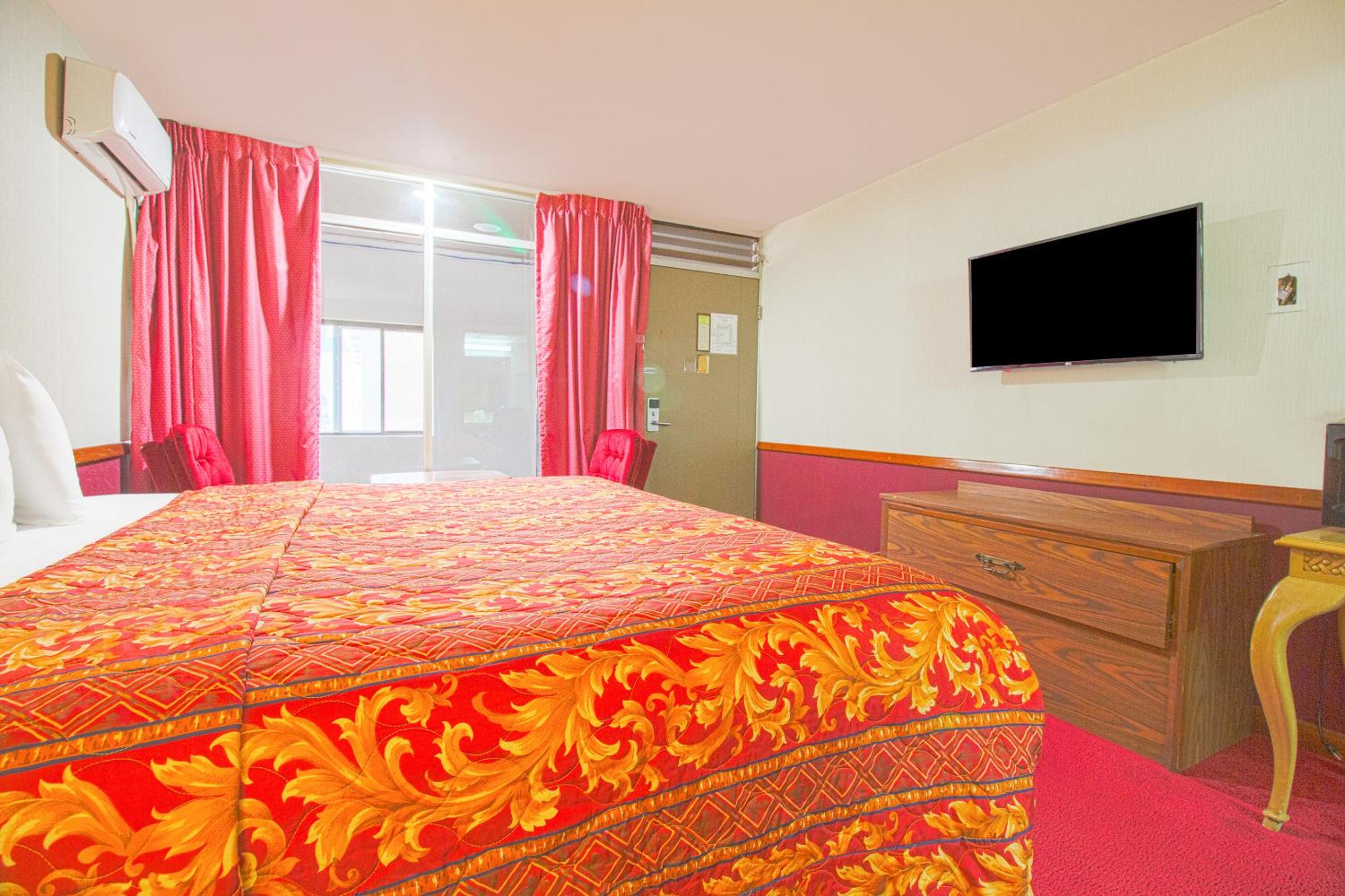 Liberal Vacations - HomeTown Inn By OYO - Liberal, KS - Property Image 68