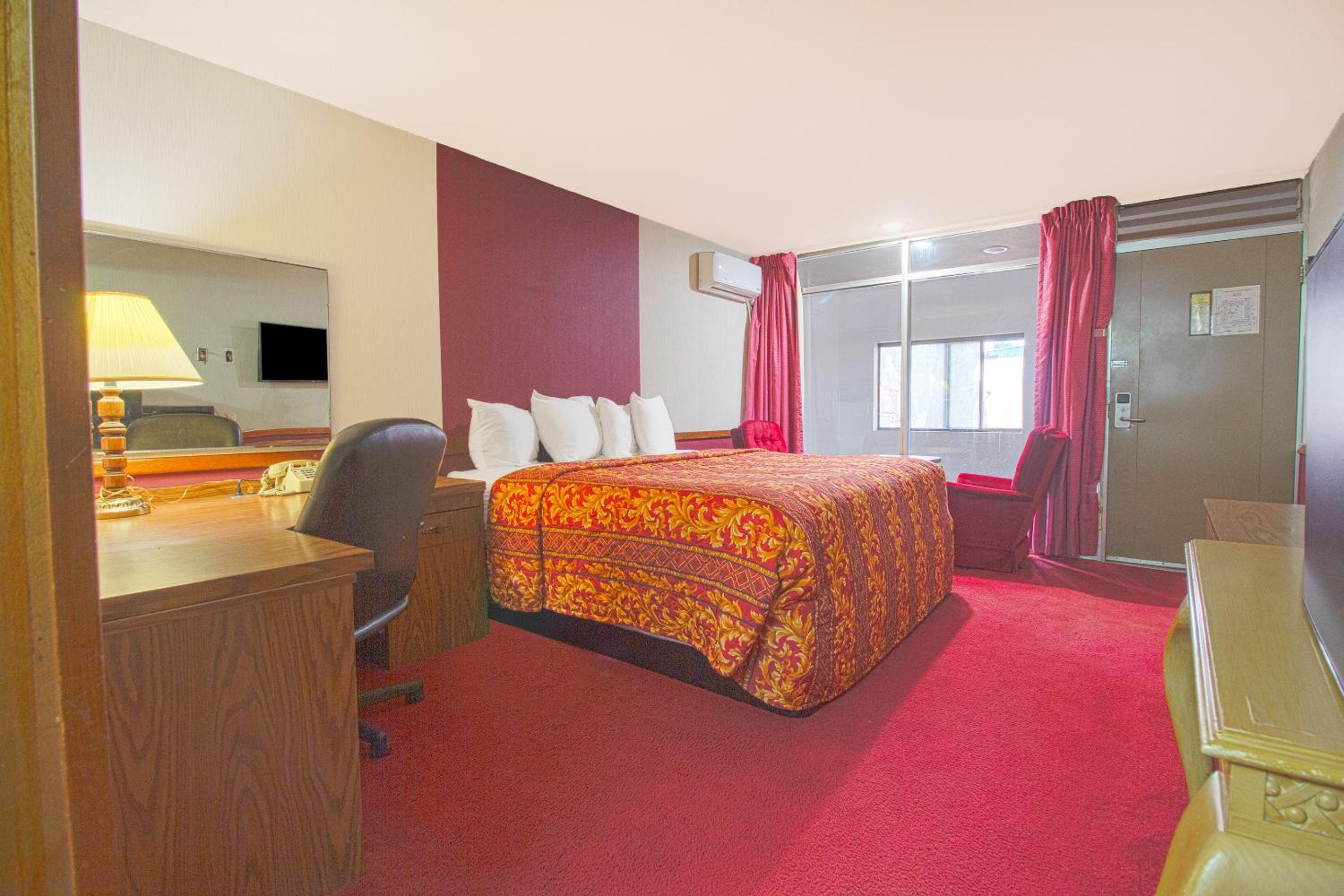 Liberal Vacations - HomeTown Inn By OYO - Liberal, KS - Property Image 51