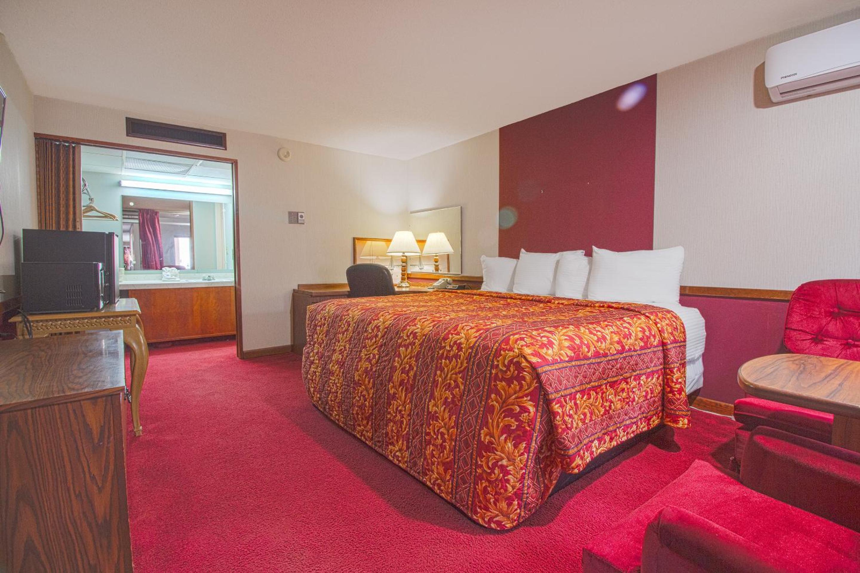 Liberal Vacations - HomeTown Inn By OYO - Liberal, KS - Property Image 52