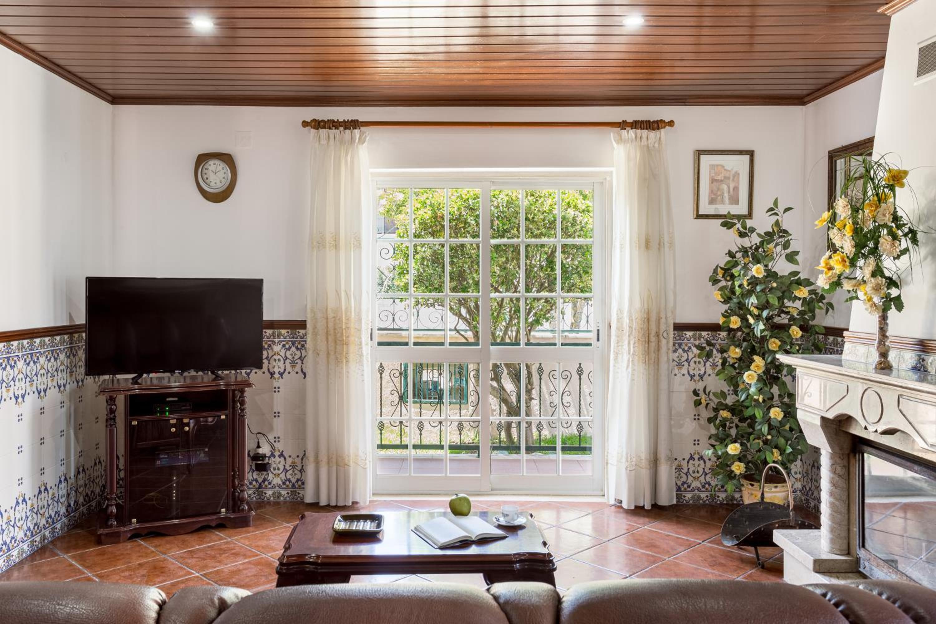 GuestReady - Superb house with a garden & patio view 2