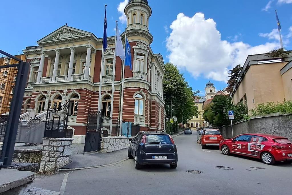 Cozy at prime location above Ferhadija Street