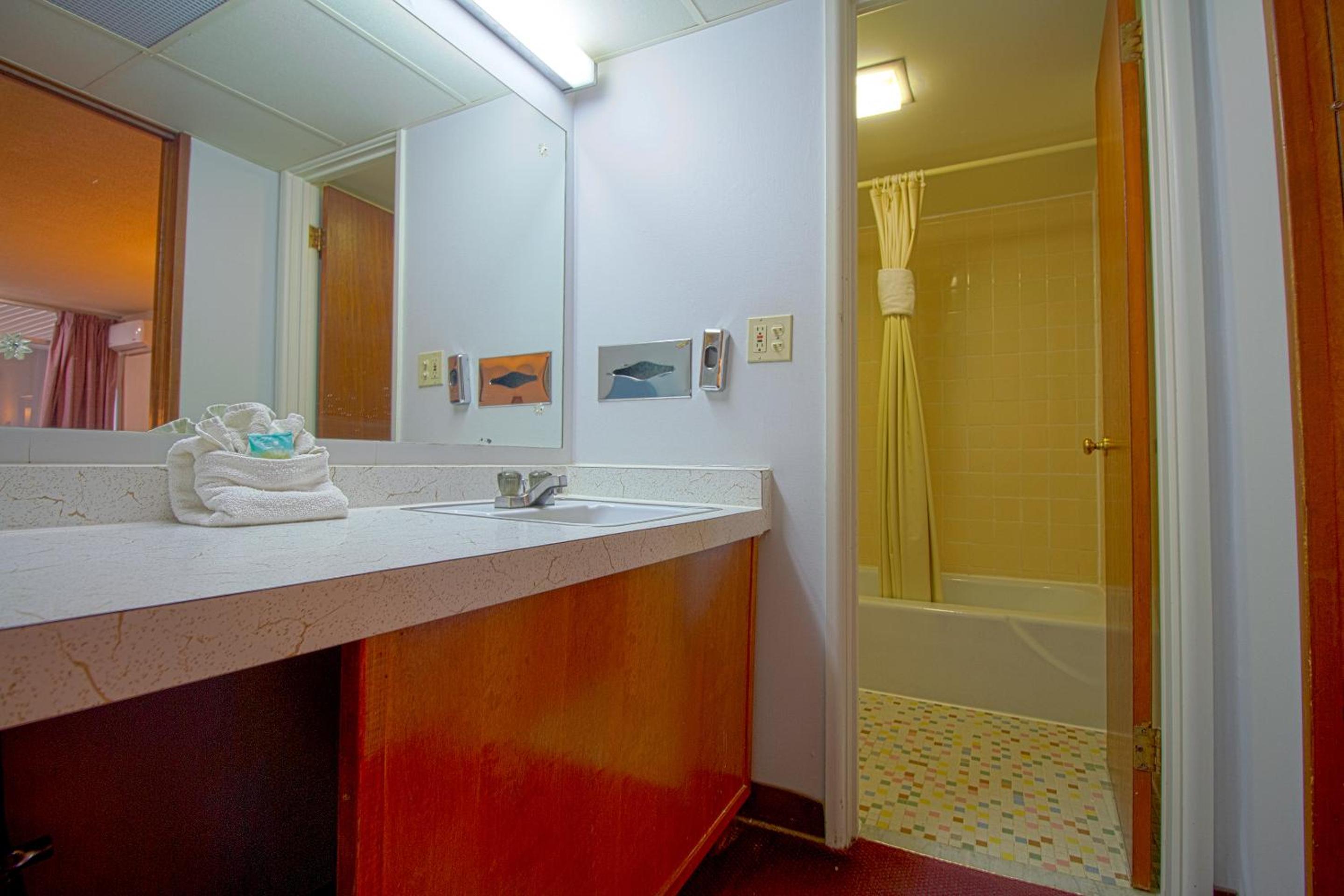 Liberal Vacations - HomeTown Inn By OYO - Liberal, KS - Property Image 17