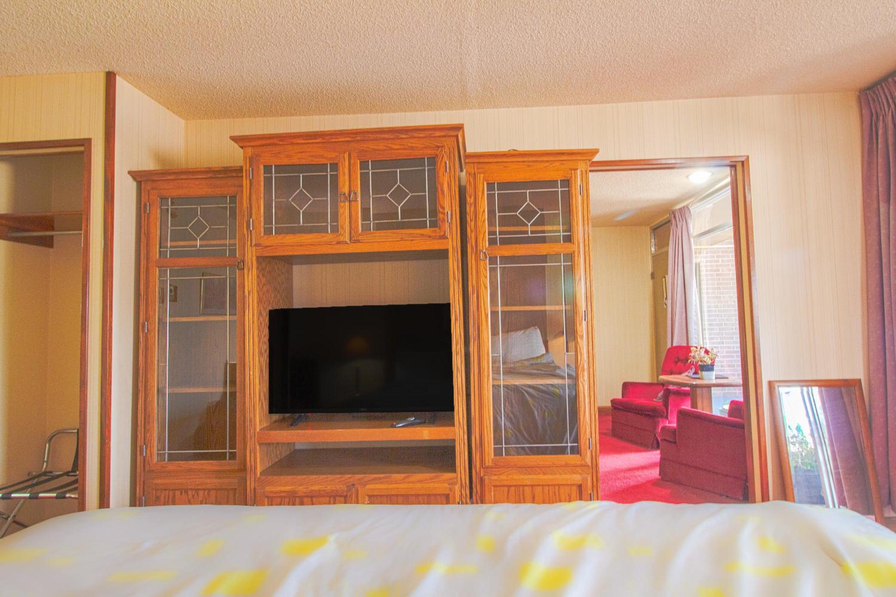 Liberal Vacations - HomeTown Inn By OYO - Liberal, KS - Property Image 33