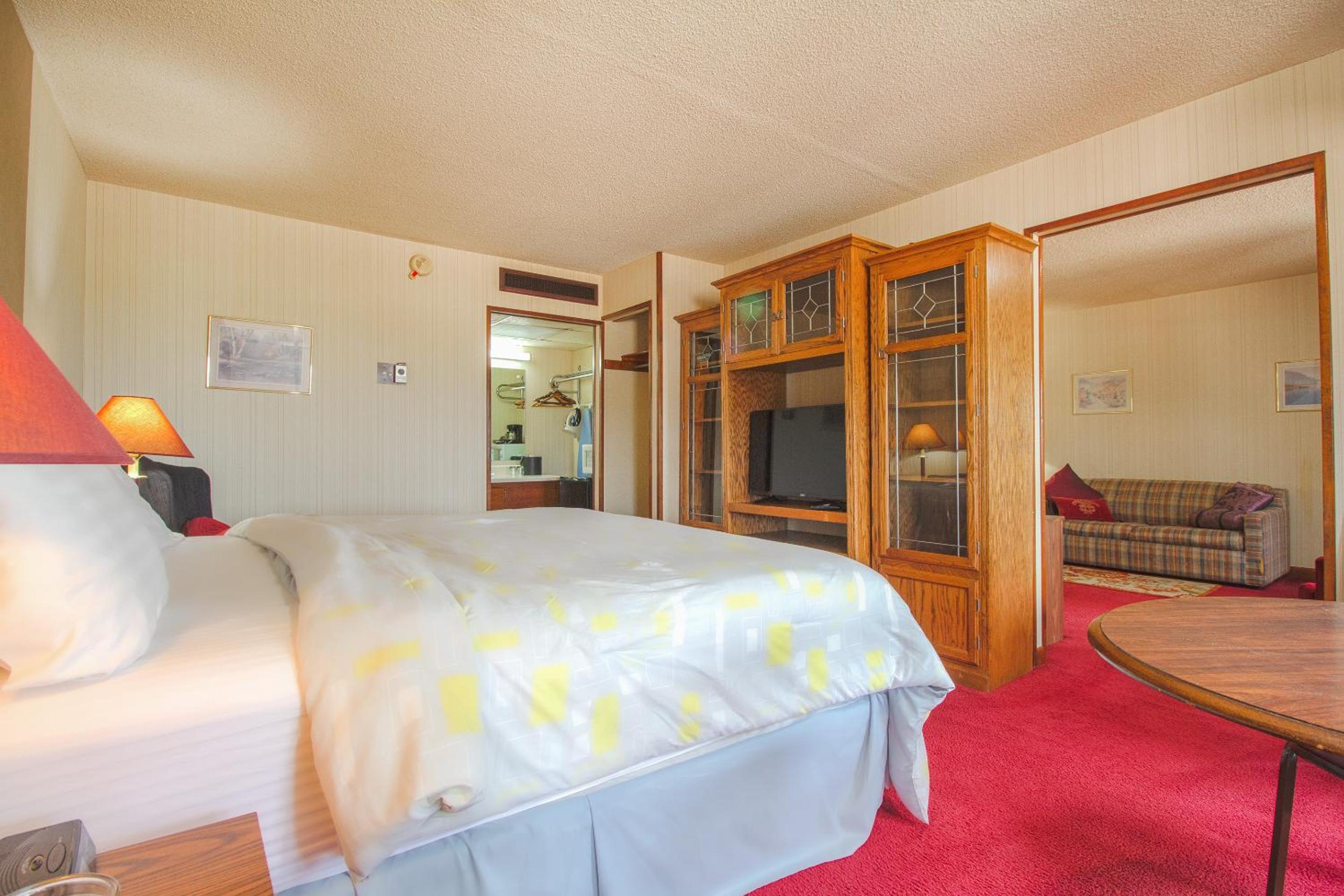 Liberal Vacations - HomeTown Inn By OYO - Liberal, KS - Property Image 8