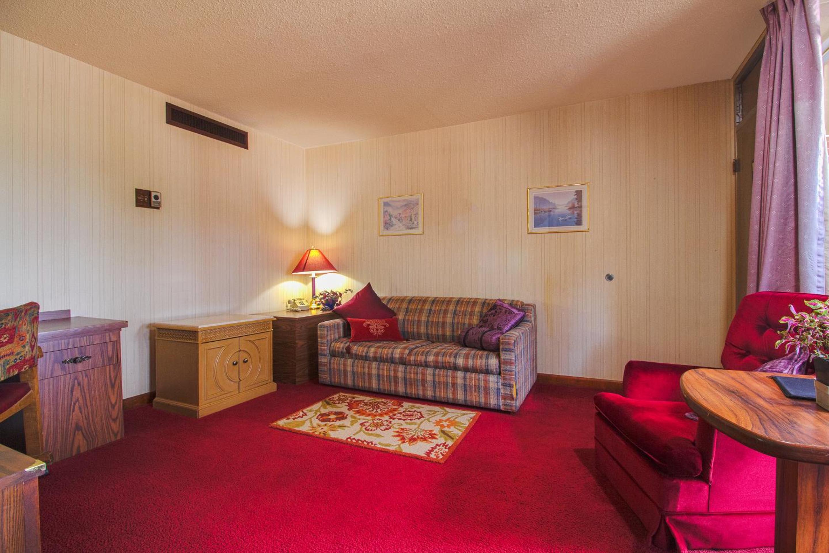 Liberal Vacations - HomeTown Inn By OYO - Liberal, KS - Property Image 2