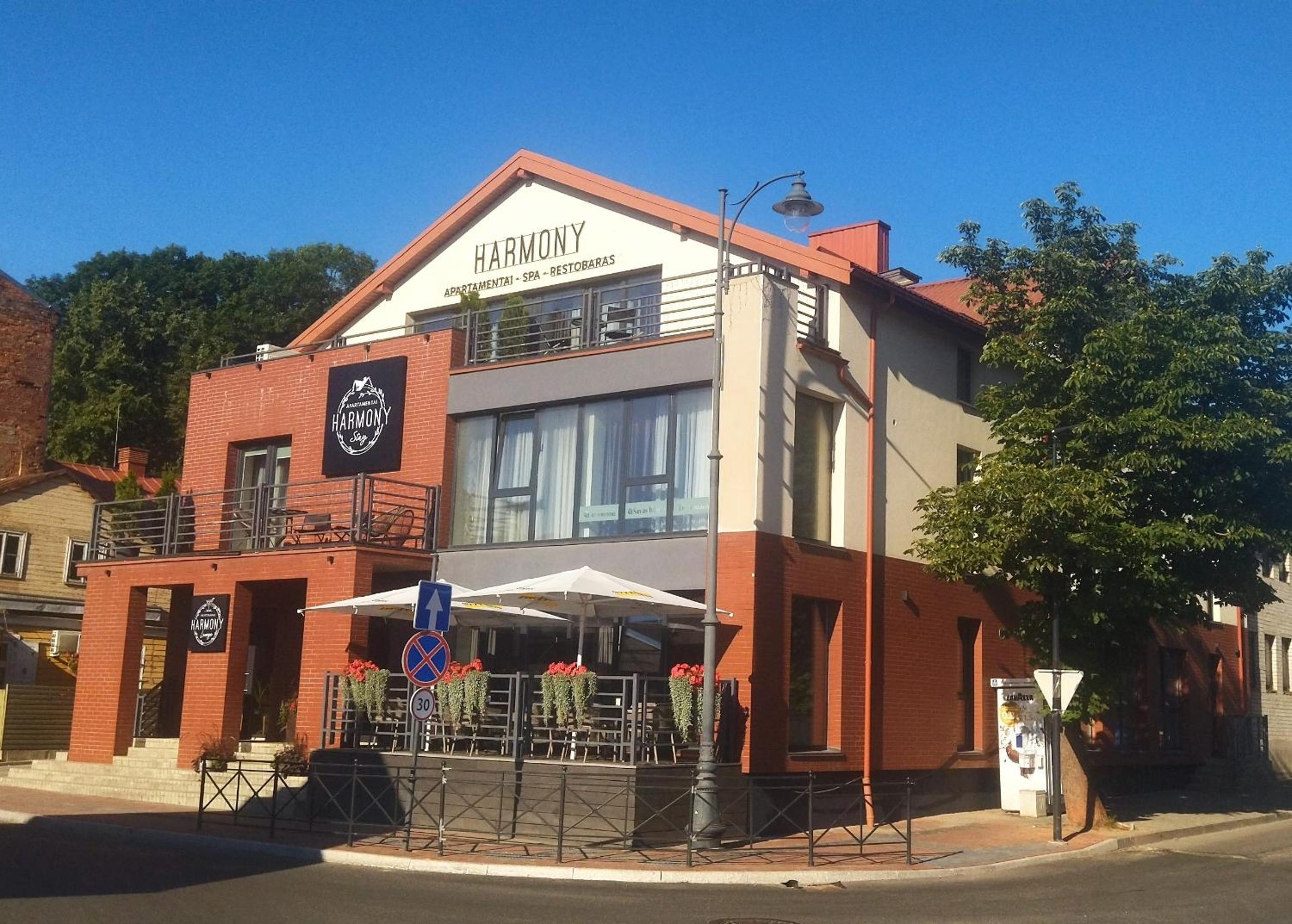 Hotel HARMONY Stay APARTAMENTAI su terasa ir vaizdu į miestą - Image 1