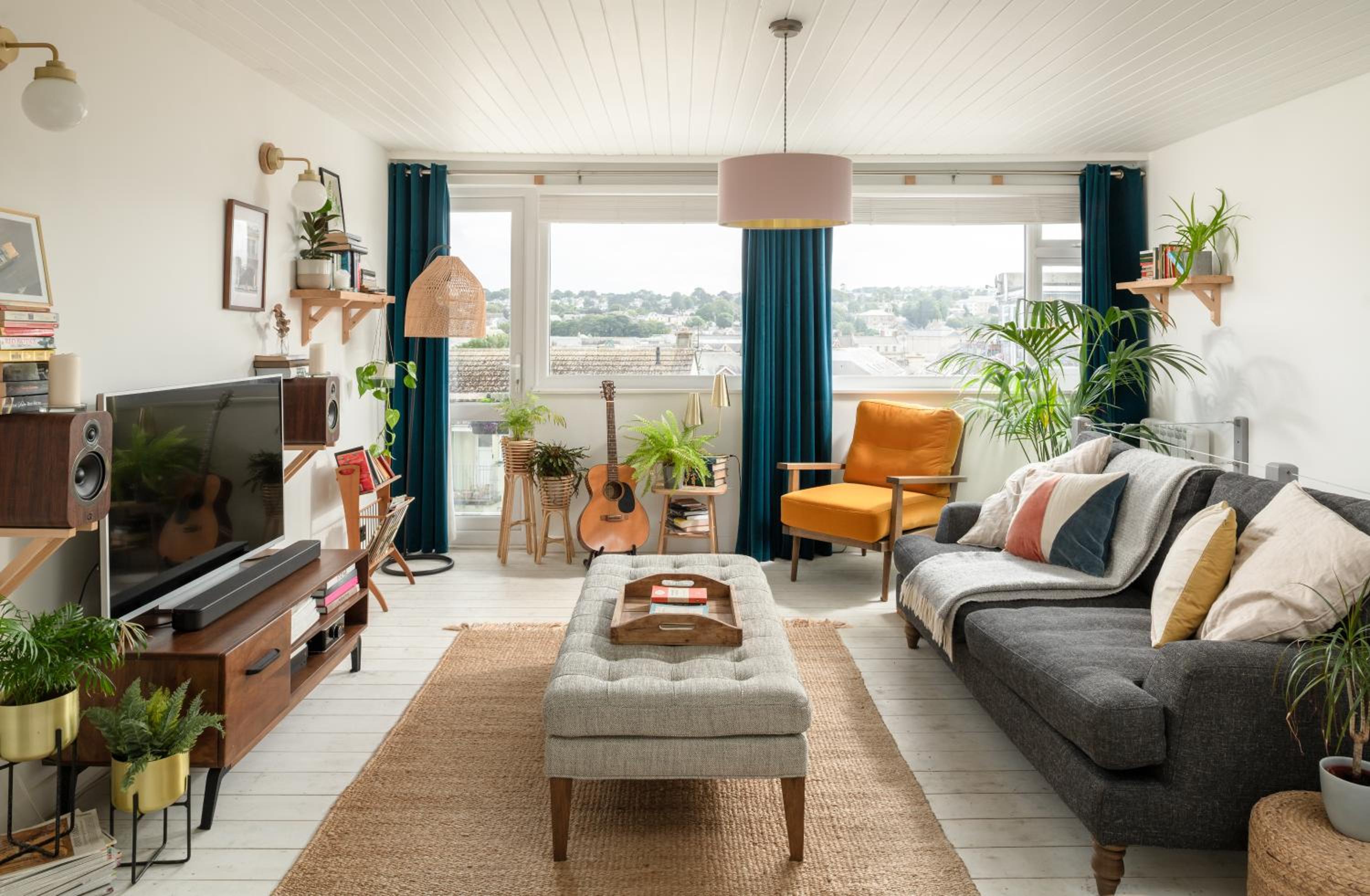 Number 4 - Stylish 1 bedroom house in Truro, Cornwall view 4