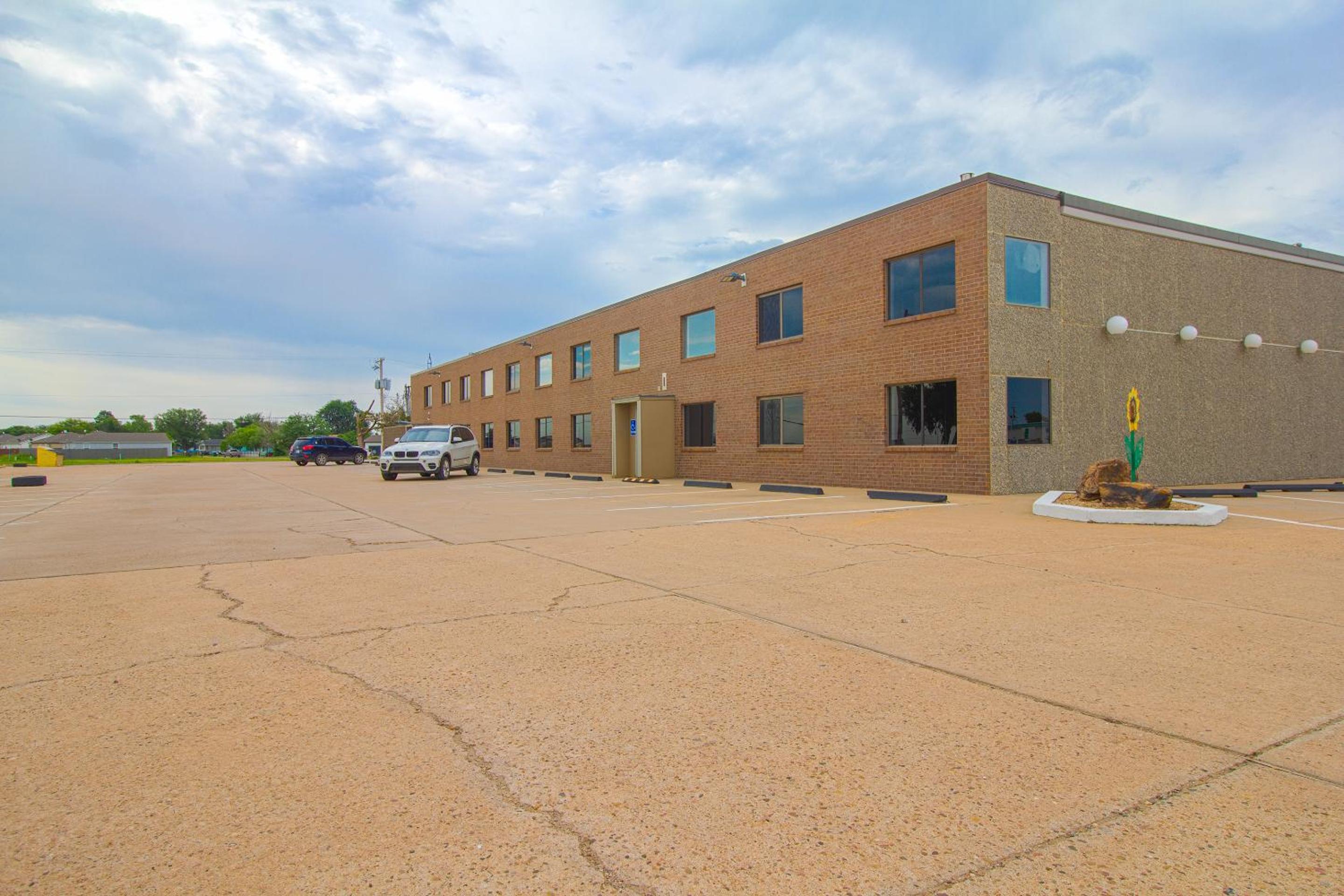 Liberal Vacations - HomeTown Inn By OYO - Liberal, KS - Property Image 25