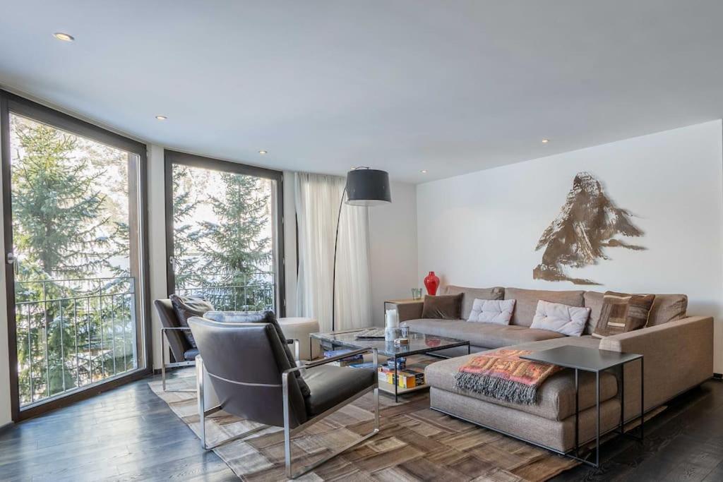 Denali Apartment by HomeFlow