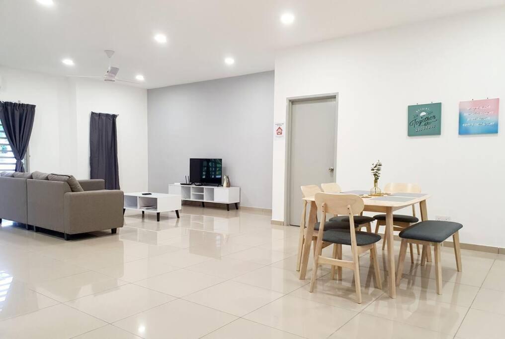 JOVIAL COZY&STYLISH 2STORYHOUSE 4ROOM@BMJURU photo 8