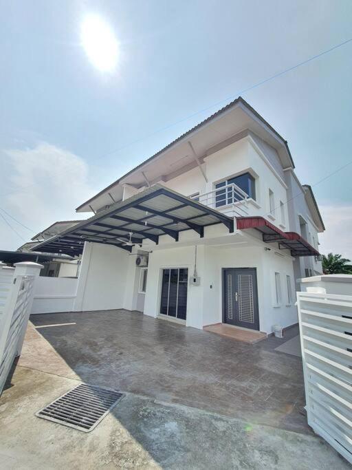 JOVIAL COZY&STYLISH 2STORYHOUSE 4ROOM@BMJURU