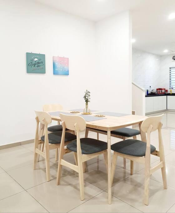 JOVIAL COZY&STYLISH 2STORYHOUSE 4ROOM@BMJURU