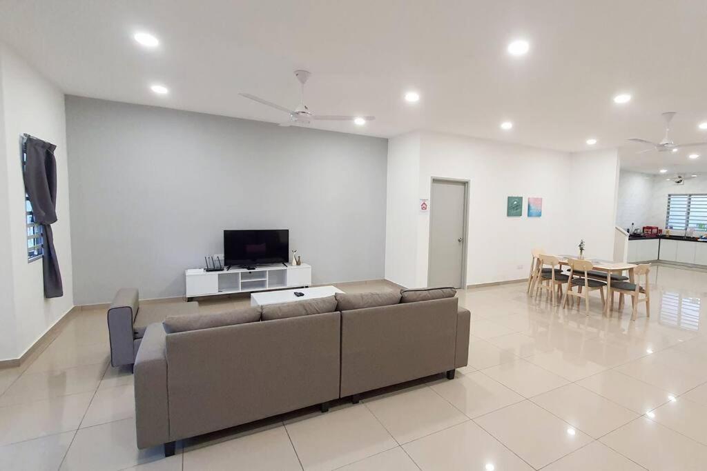 JOVIAL COZY&STYLISH 2STORYHOUSE 4ROOM@BMJURU
